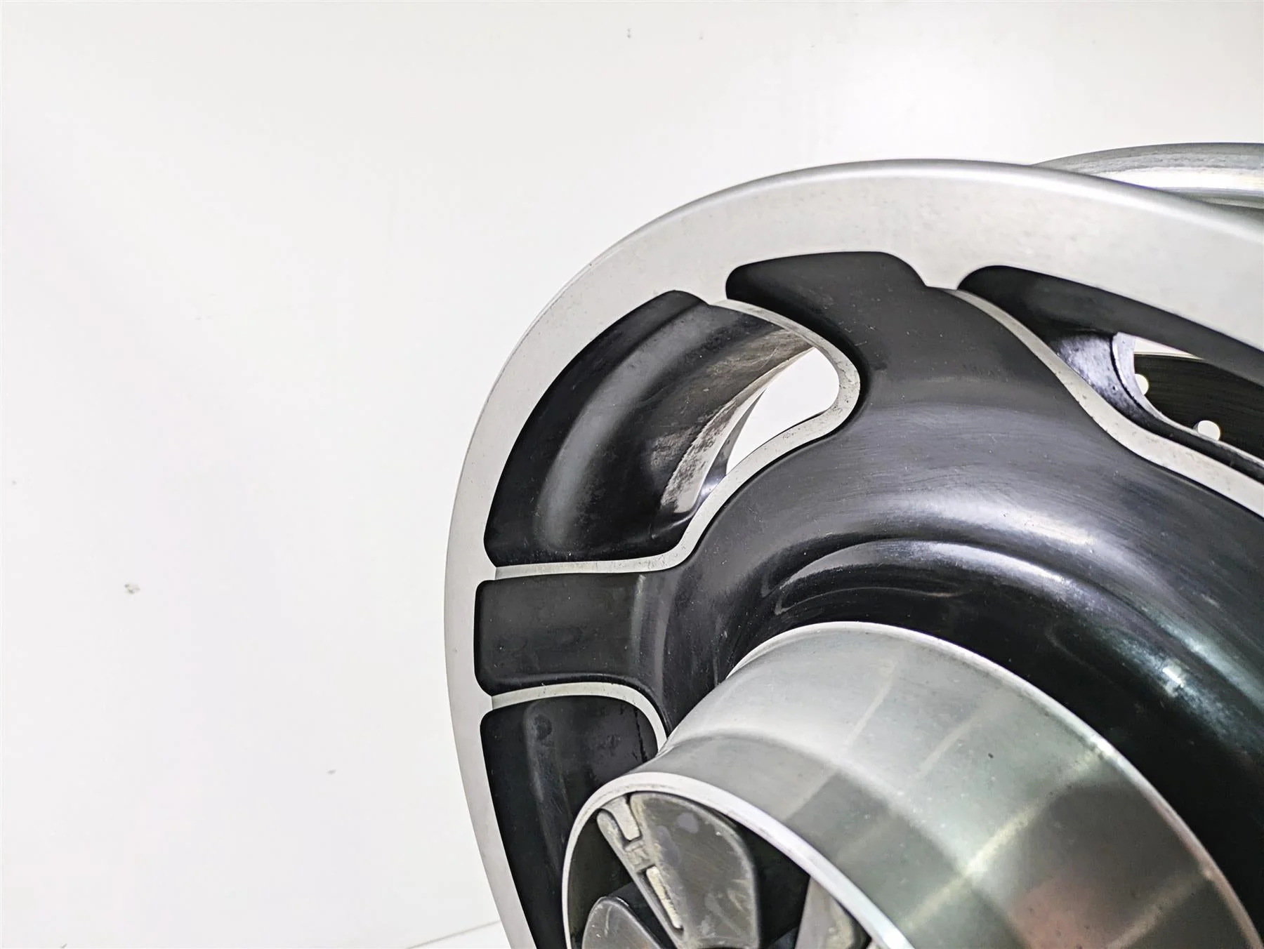 2010 Harley Touring FLHX Street Glide Rear Wheel Rim 16x5 40900194 - Image 7