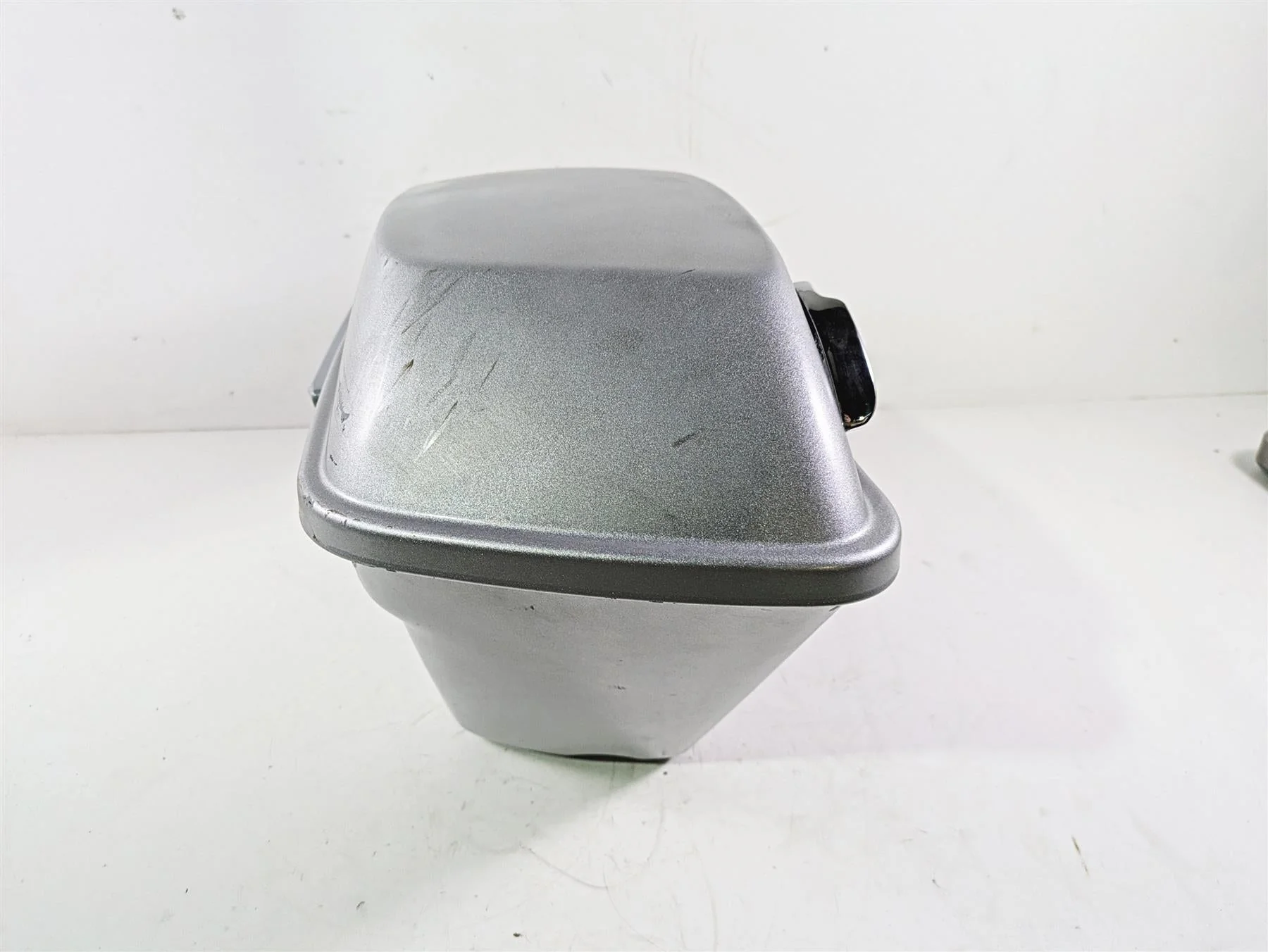 2010 Harley Touring FLHX Street Glide Right Saddlebag Saddle Bag READ 90752-93 - Image 2