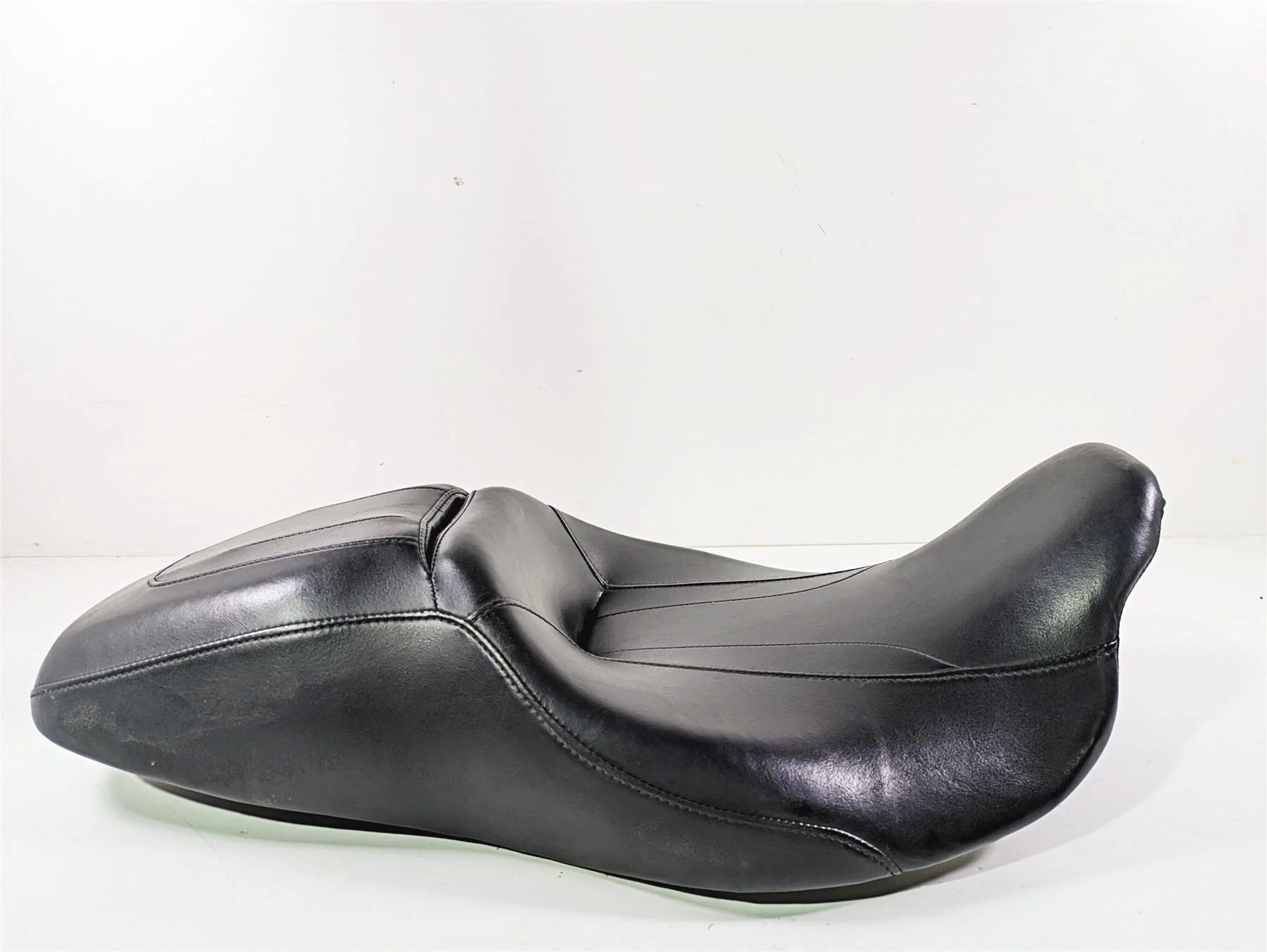 2010 Harley Touring FLHX Street Glide Seat Saddle Low 52000142
