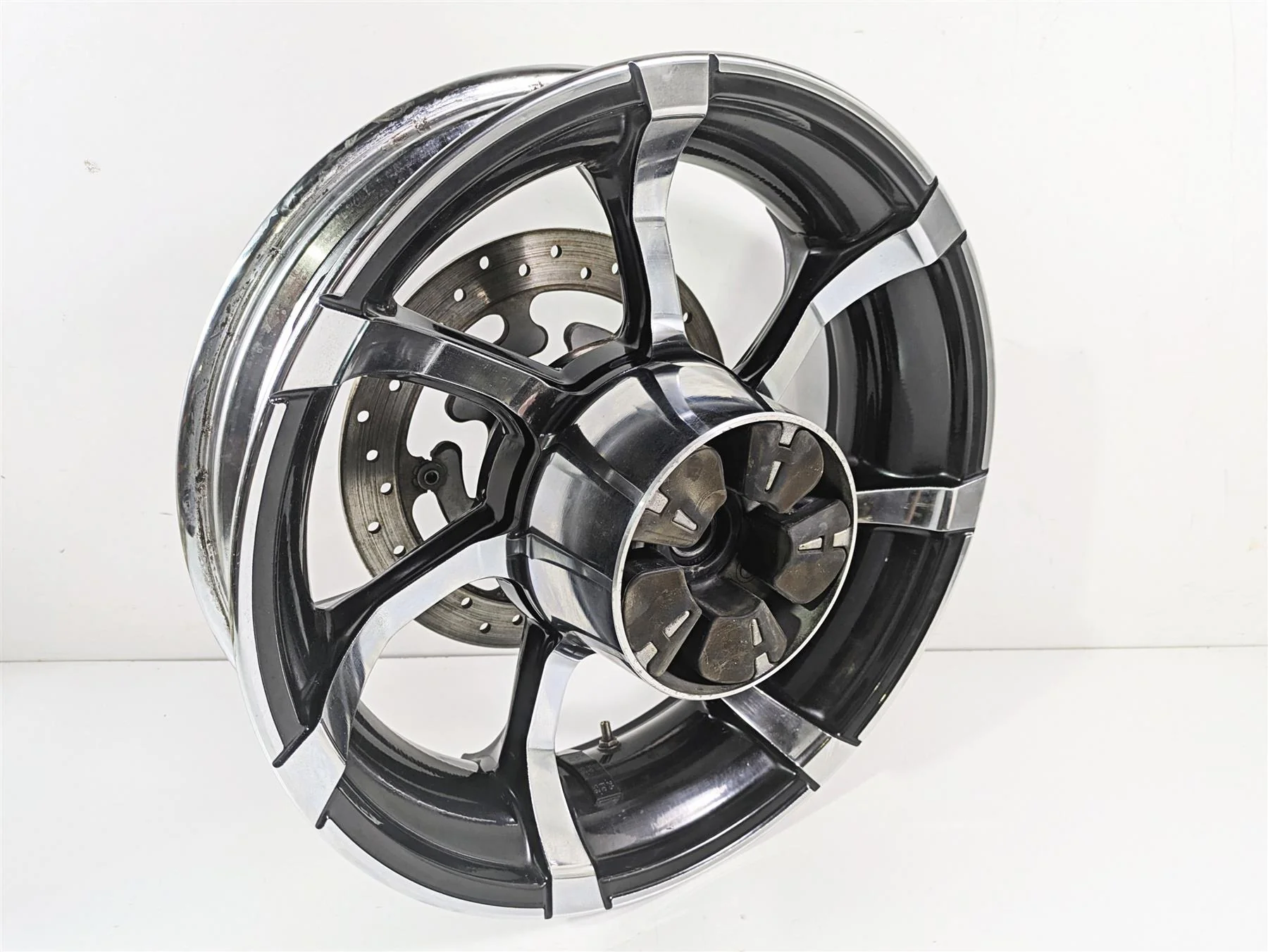 2010 Harley Touring FLHXSE CVO Street Glide 18x5 Rear Wheel Agitator 40225-10 - Image 10