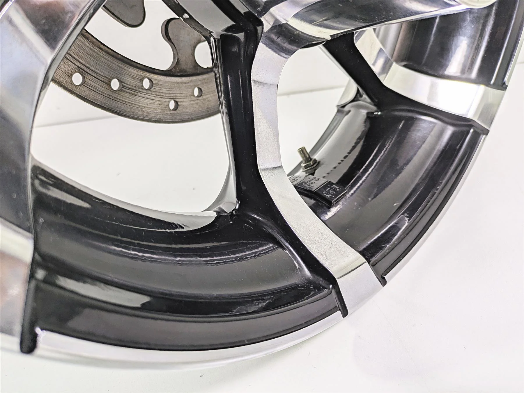 2010 Harley Touring FLHXSE CVO Street Glide 18x5 Rear Wheel Agitator 40225-10 - Image 7