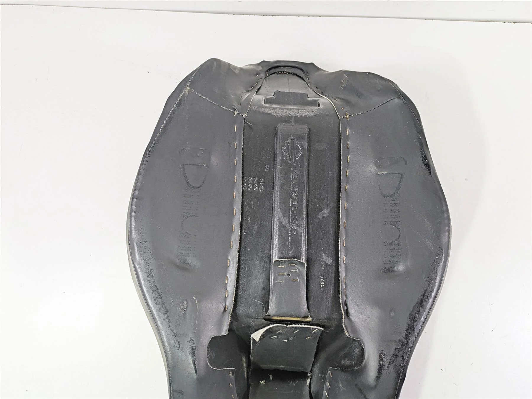 2010 Harley Touring FLHXSE CVO Street Glide Driver Rider Seat Saddle 51995-10A - Image 7
