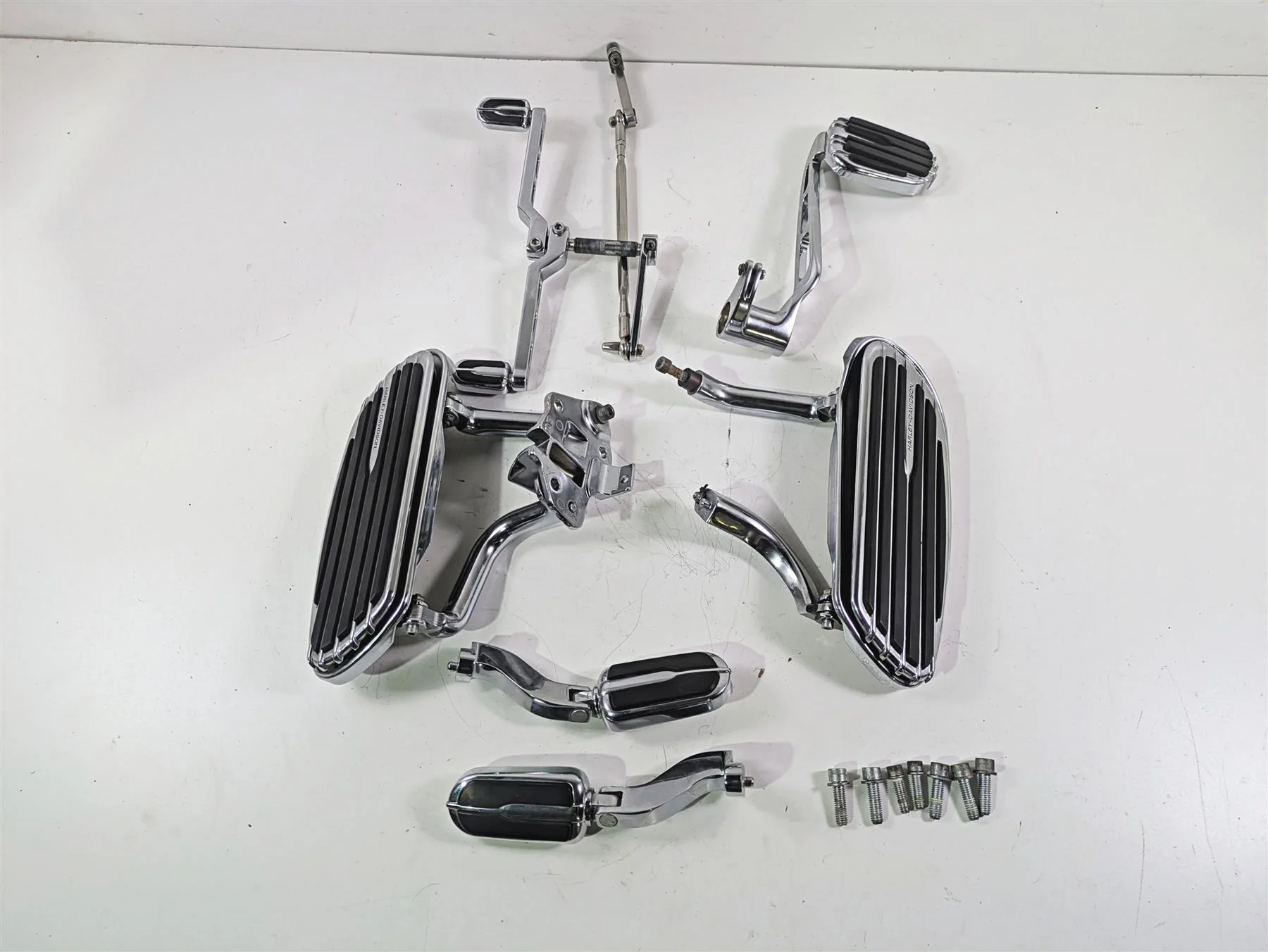 2010 Harley Touring FLHXSE CVO Street Glide Floorboard Footpeg Set Read 51498-09