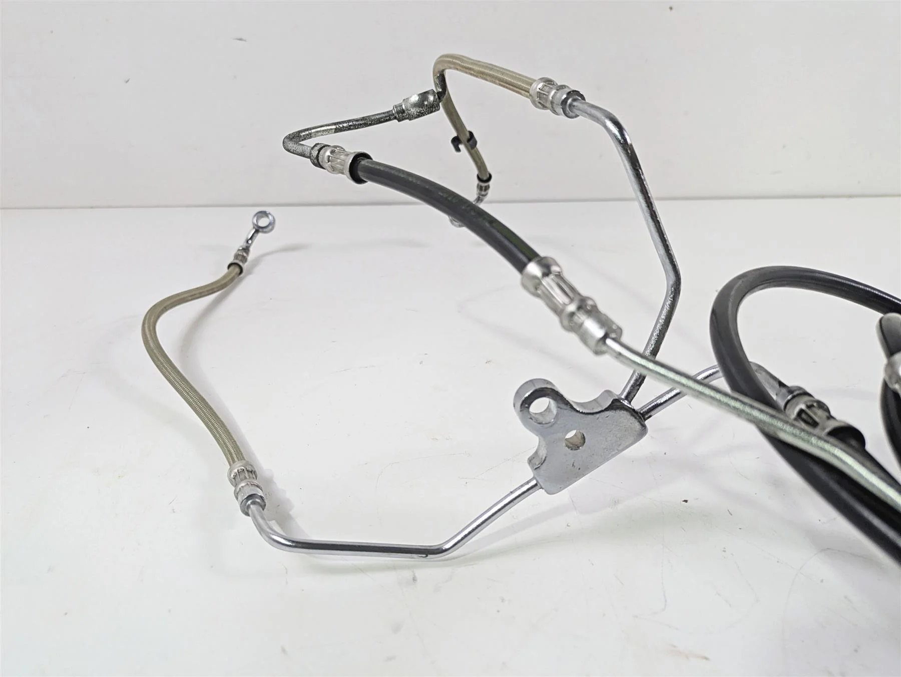2010 Harley Touring FLHXSE CVO Street Glide Front Abs Brake Line Set 46674-10 - Image 10