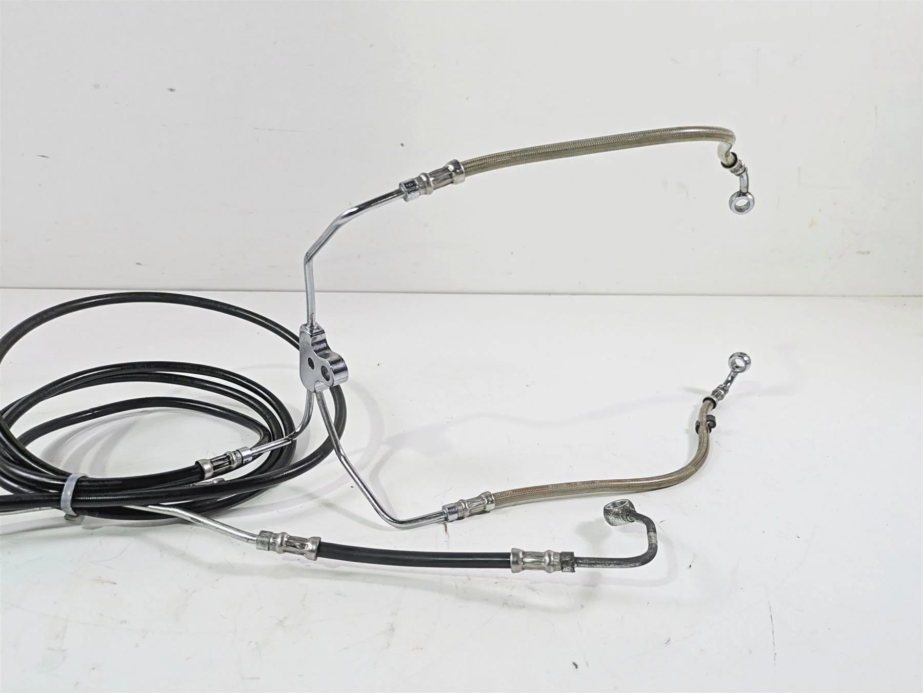 2010 Harley Touring FLHXSE CVO Street Glide Front Abs Brake Line Set 46674-10 - Image 2