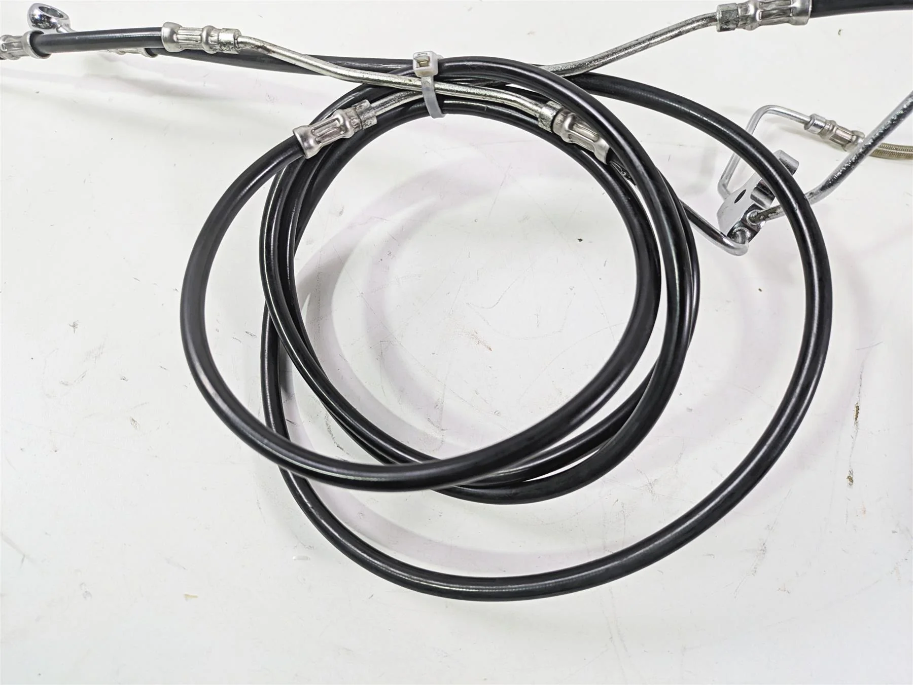 2010 Harley Touring FLHXSE CVO Street Glide Front Abs Brake Line Set 46674-10 - Image 6