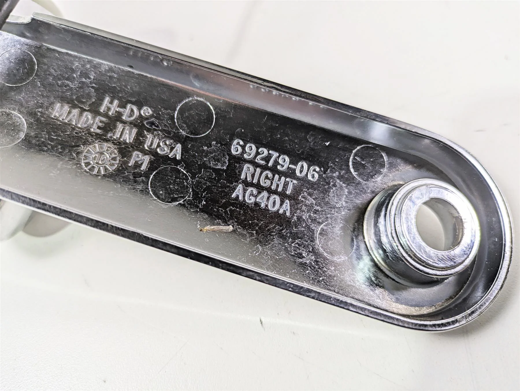 2010 Harley Touring FLHXSE CVO Street Glide Front Blinker & Mount Set 69278-06 - Image 9