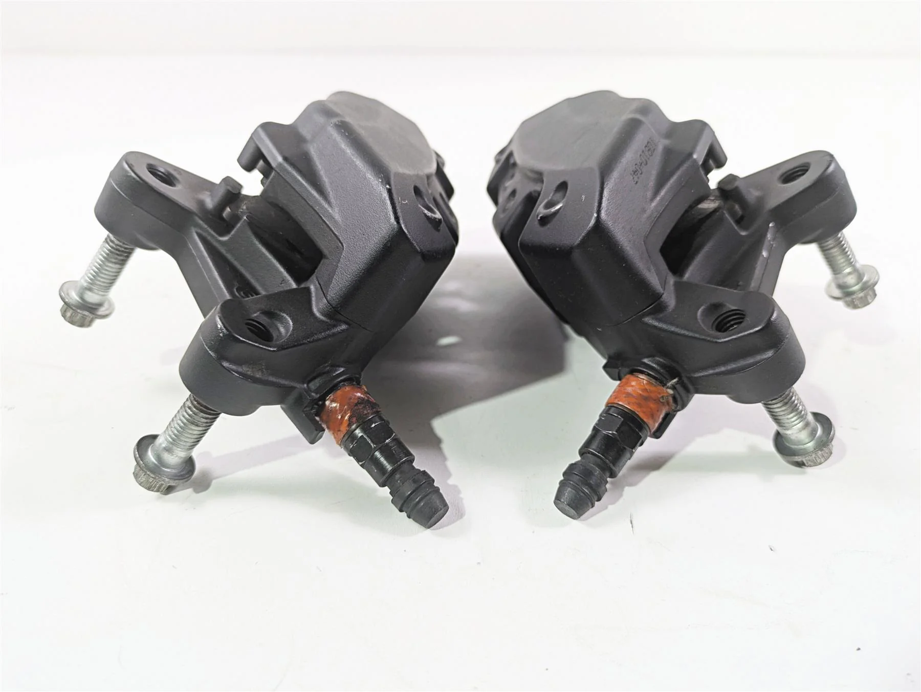 2010 Harley Touring FLHXSE CVO Street Glide Front Brake Caliper Set 46368-10 - Image 12