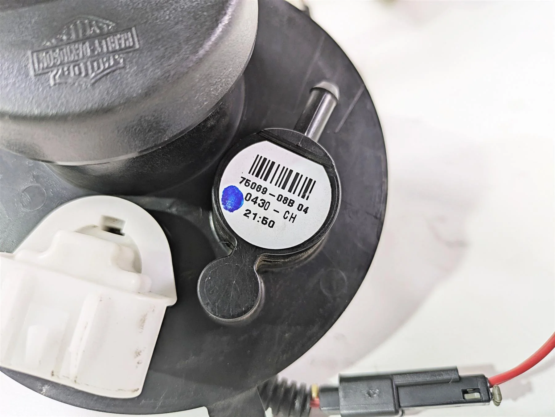 2010 Harley Touring FLHXSE CVO Street Glide Fuel Gas Petrol Pump - Read 75069-08 - Image 10