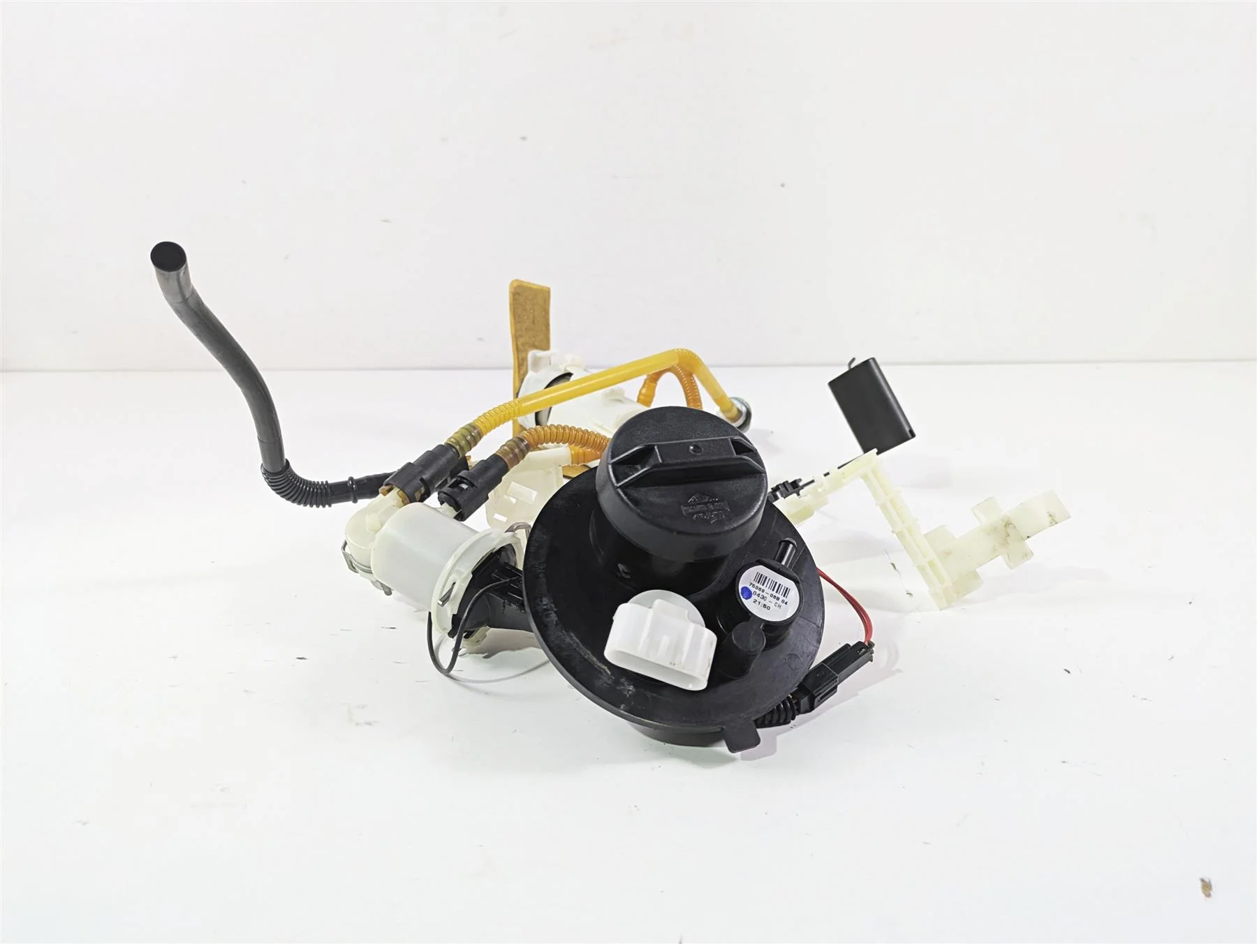 2010 Harley Touring FLHXSE CVO Street Glide Fuel Gas Petrol Pump - Read 75069-08 - Image 3