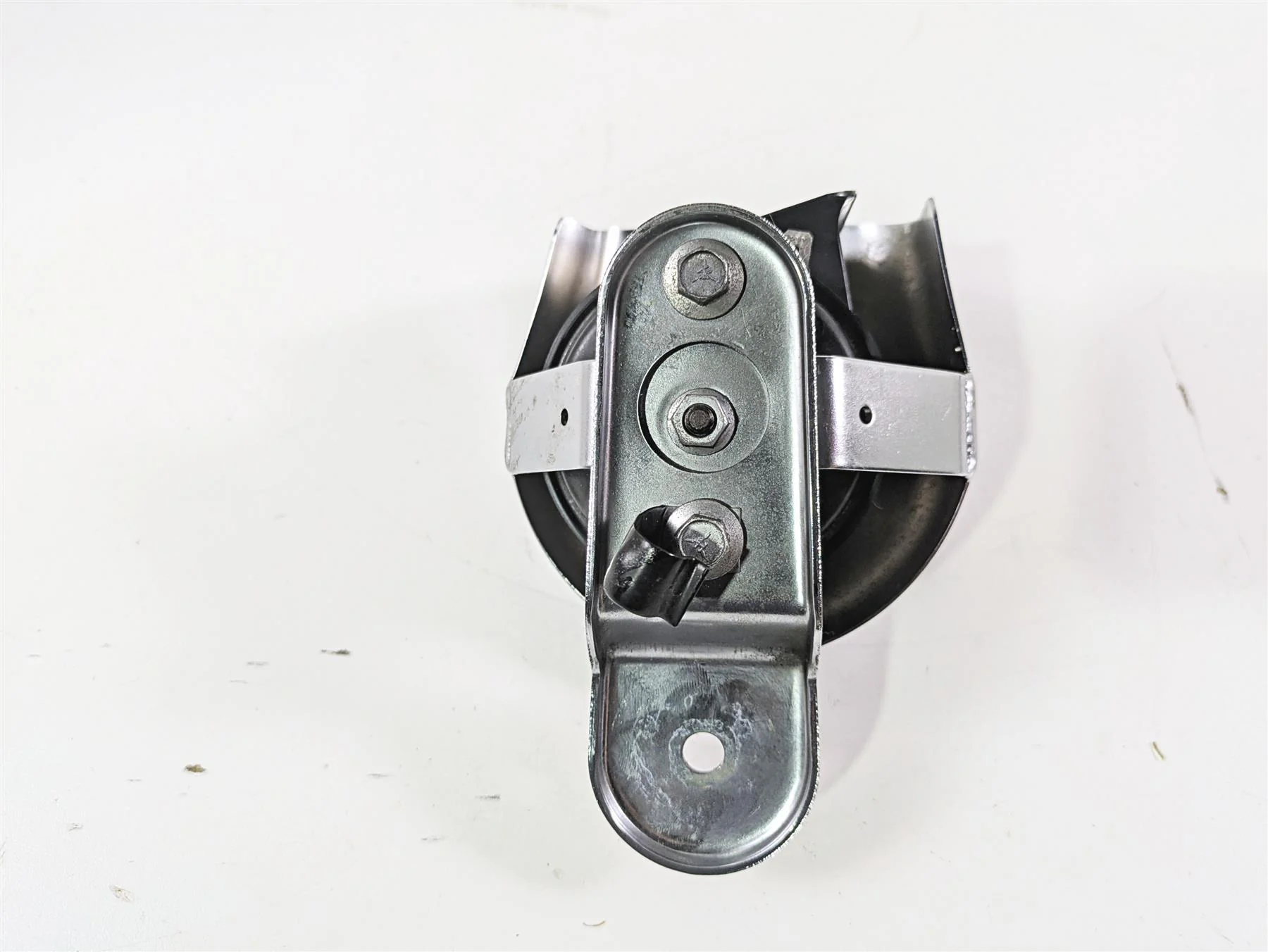 2010 Harley Touring FLHXSE CVO Street Glide Horn & Chrome Cover 69060-90H - Image 7