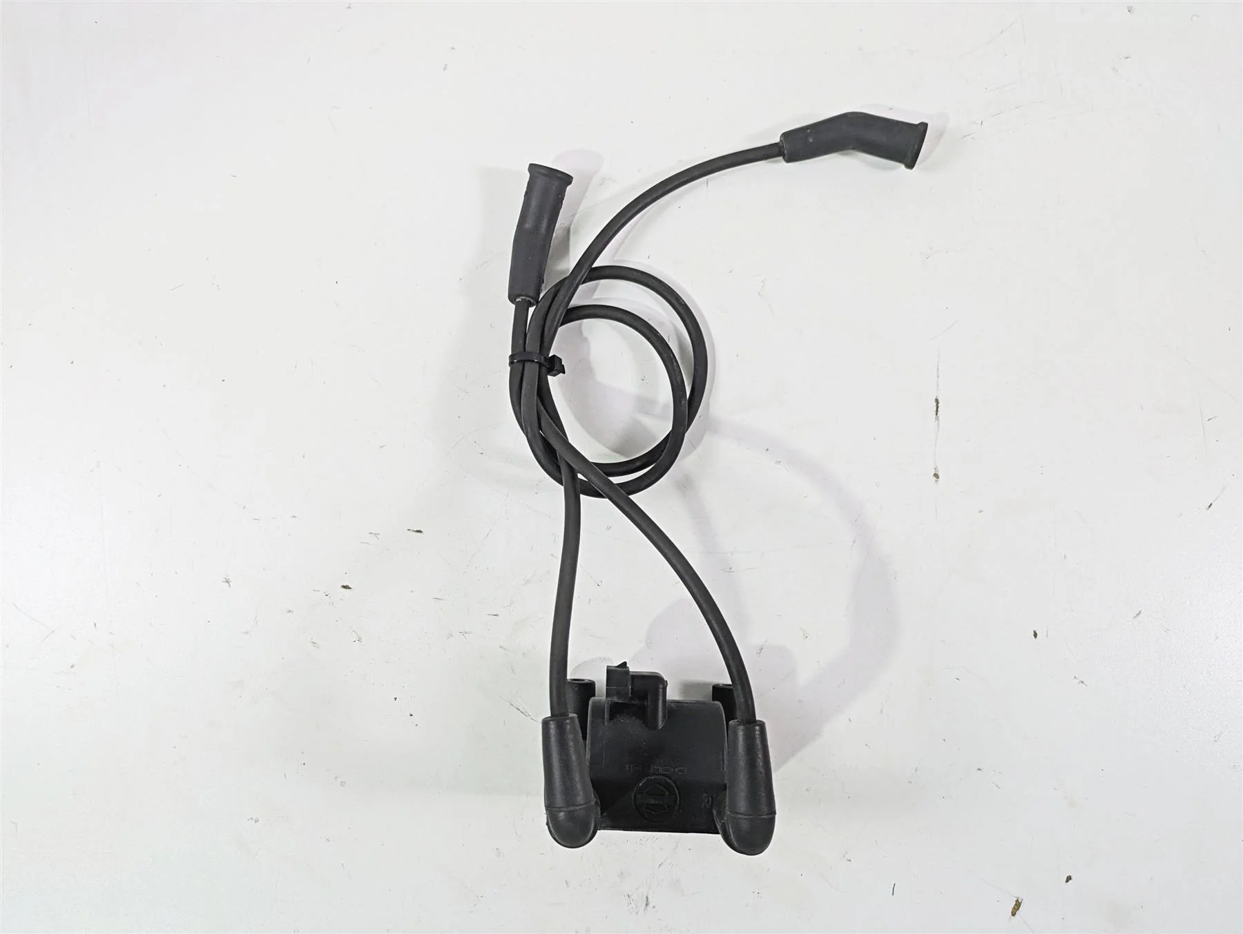 2010 Harley Touring FLHXSE CVO Street Glide Ignition Coil Wires Plugs 31696-07A