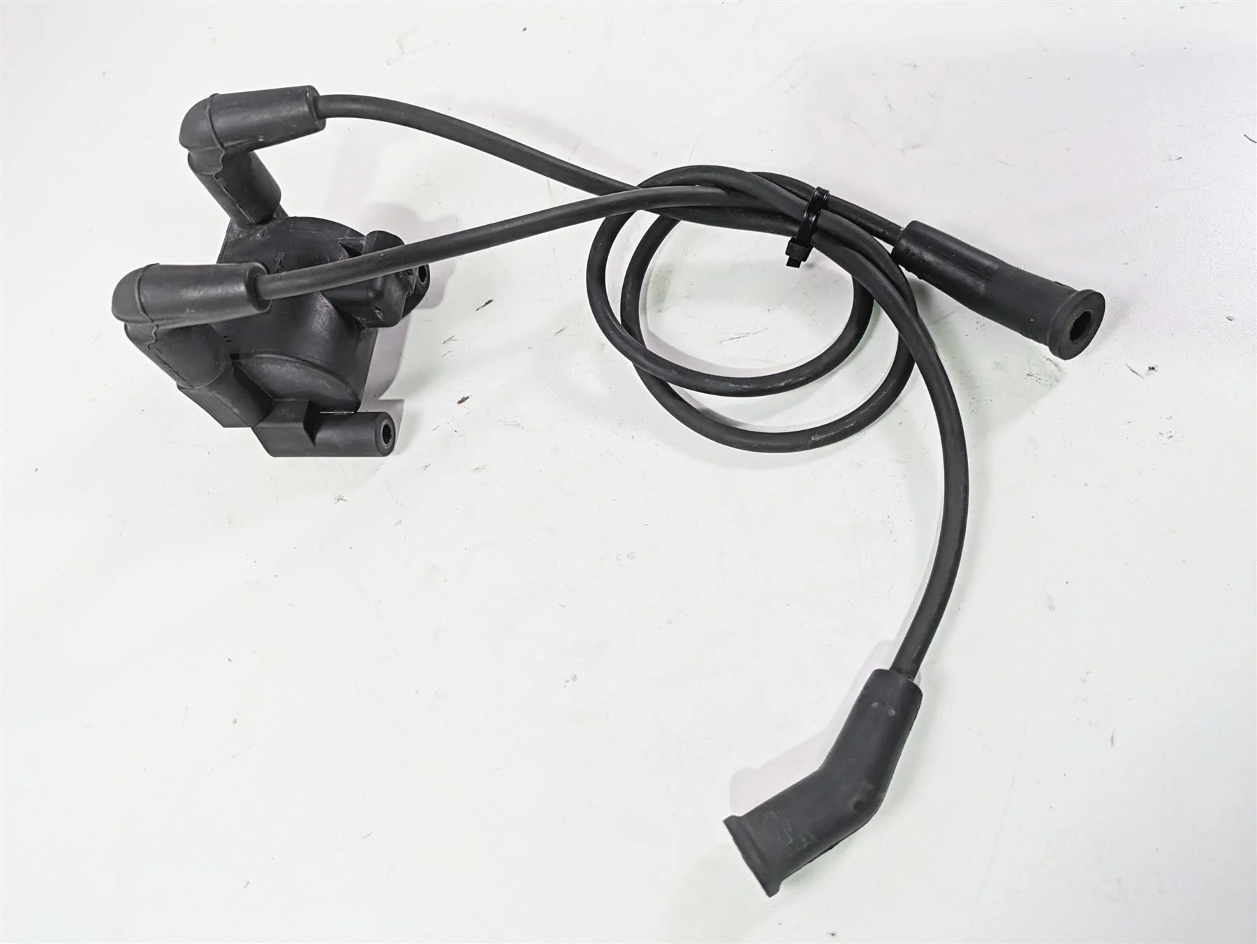 2010 Harley Touring FLHXSE CVO Street Glide Ignition Coil Wires Plugs 31696-07A - Image 11