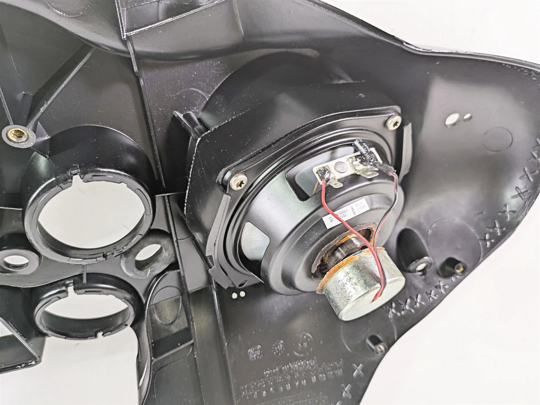 2010 Harley Touring FLHXSE CVO Street Glide Inner Front Fairing -Read 57628-10DH - Image 2