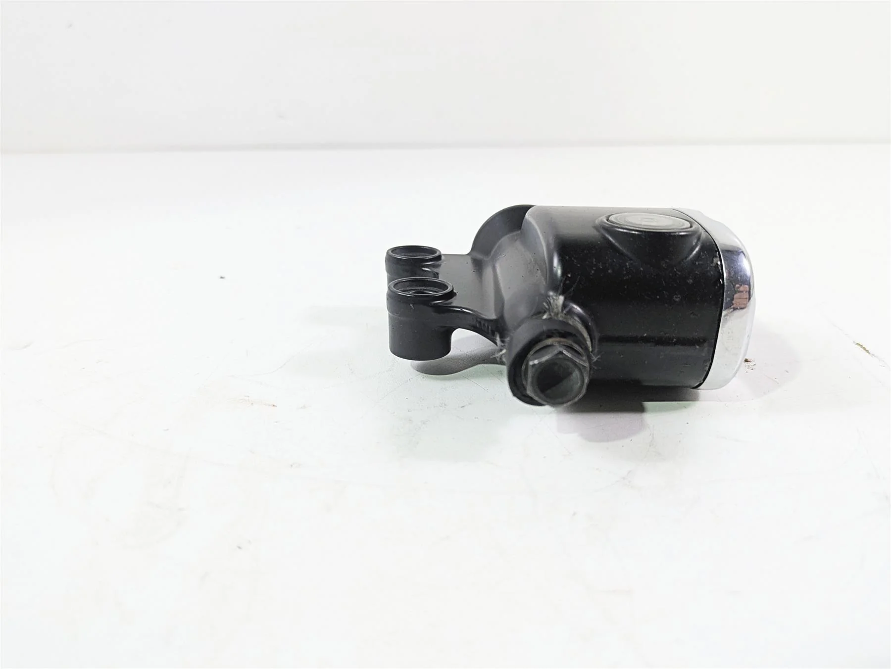 2010 Harley Touring FLHXSE CVO Street Glide Rear Brake Master Cylinder 46459-08B - Image 3