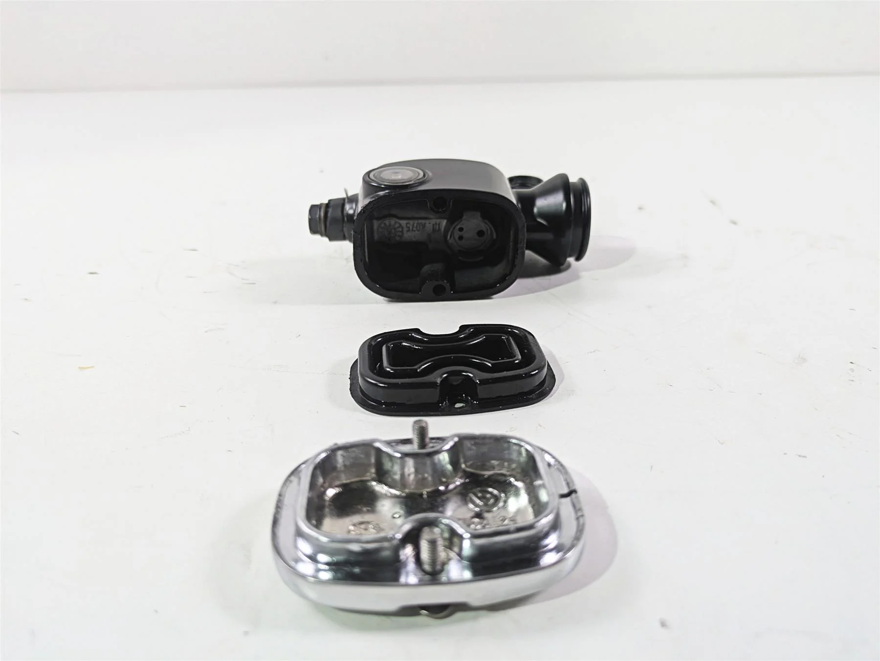 2010 Harley Touring FLHXSE CVO Street Glide Rear Brake Master Cylinder 46459-08B - Image 7