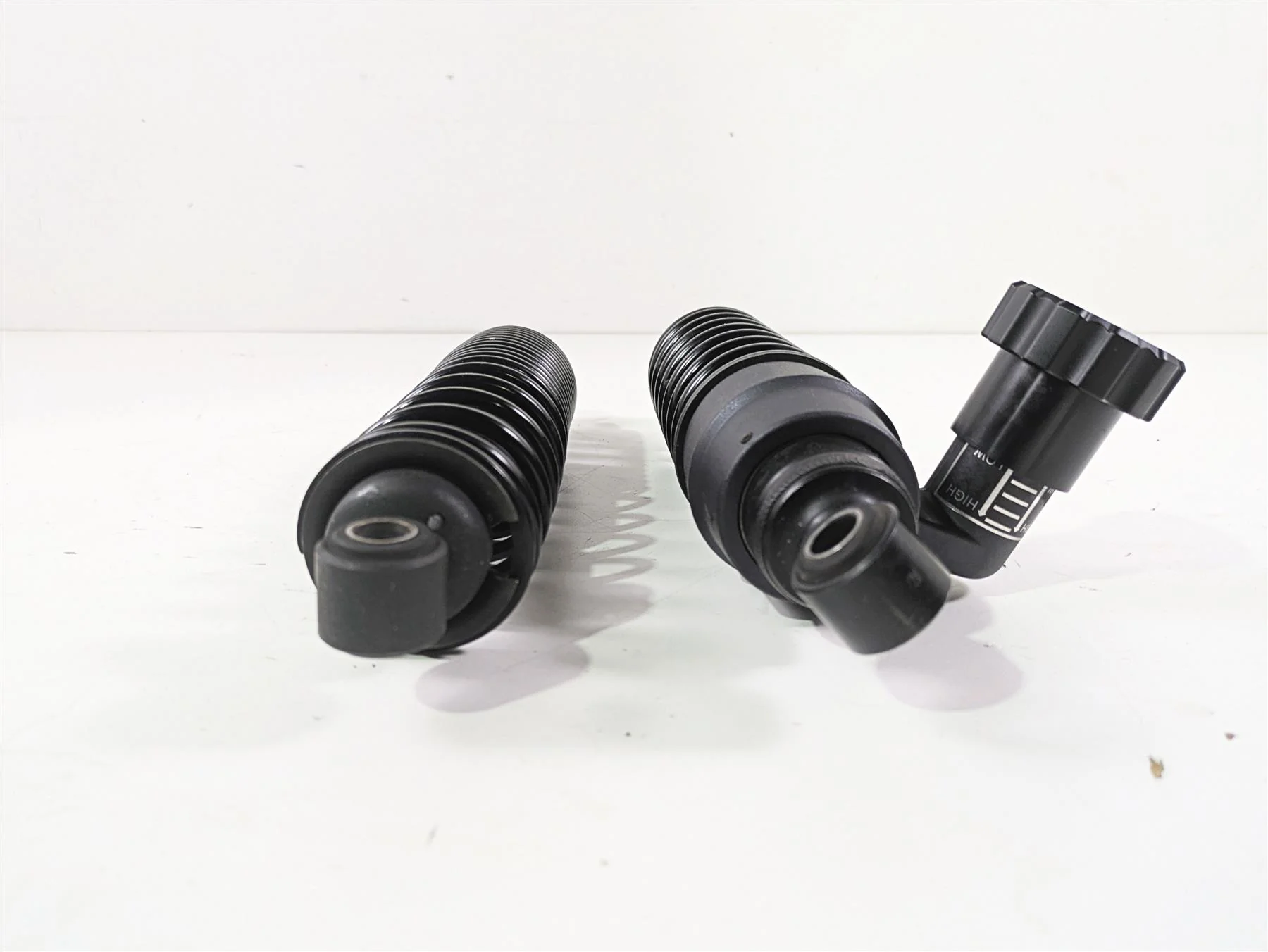 2010 Harley Touring FLHXSE CVO Street Glide Rear Shock Set 12" 54675-10 54674-10 - Image 2