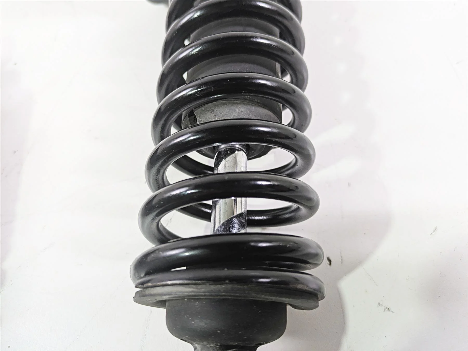 2010 Harley Touring FLHXSE CVO Street Glide Rear Shock Set 12" 54675-10 54674-10 - Image 9