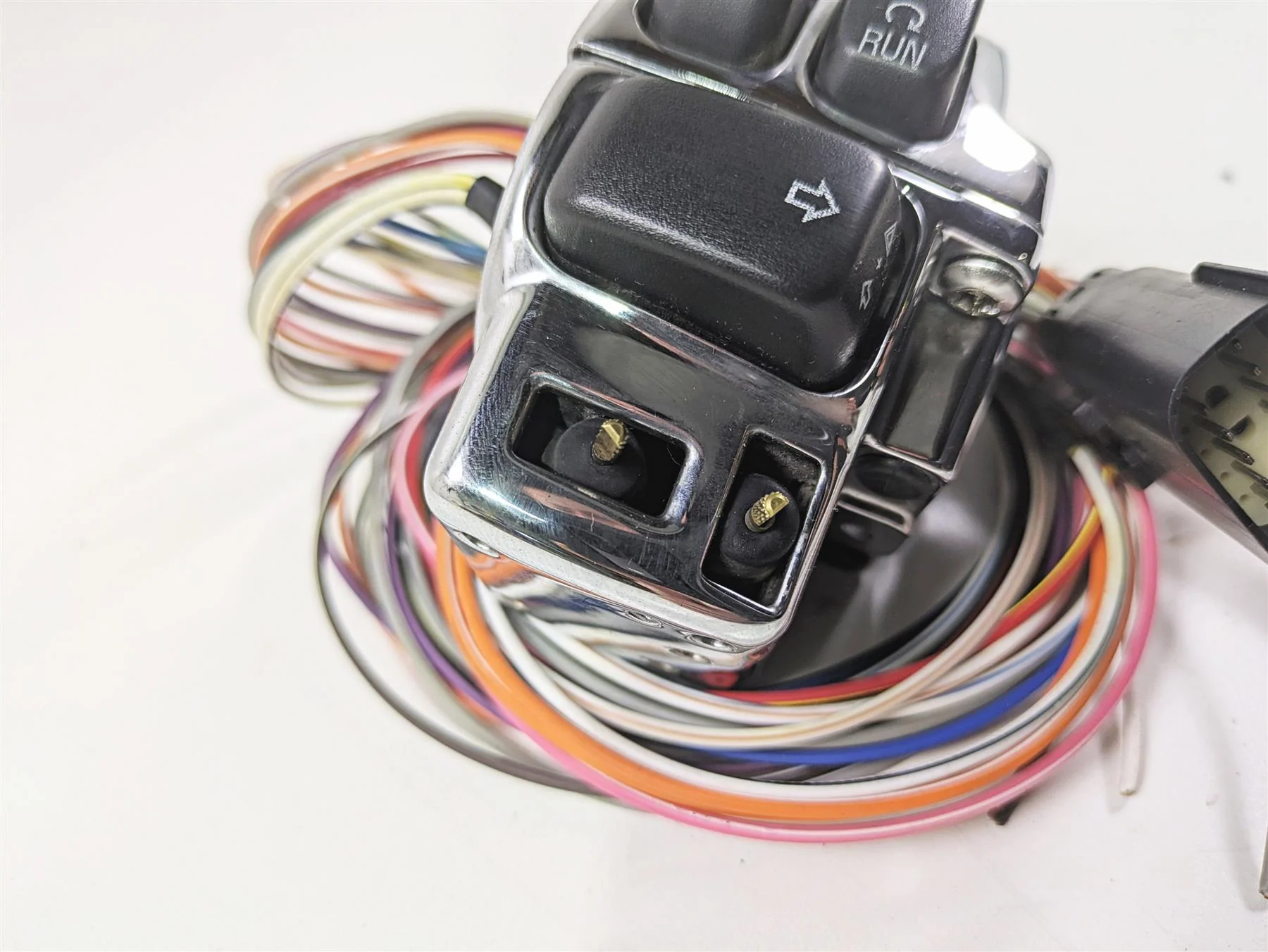 2010 Harley Touring FLHXSE CVO Street Glide Right Hand Control Switch 71684-06A - Image 4