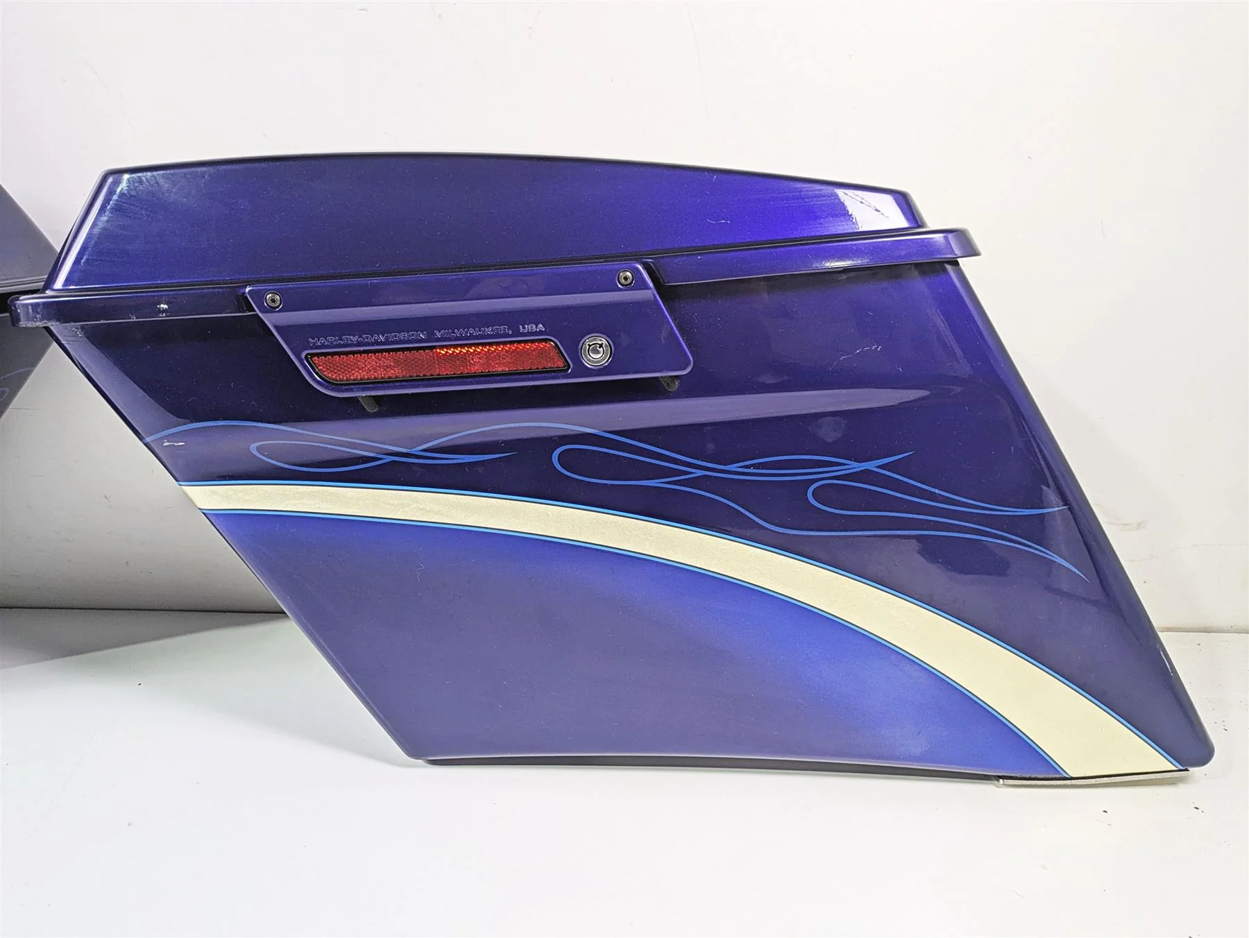 2010 Harley Touring FLHXSE CVO Street Glide Saddlebag Set Candy Condor 92464-10 - Image 3