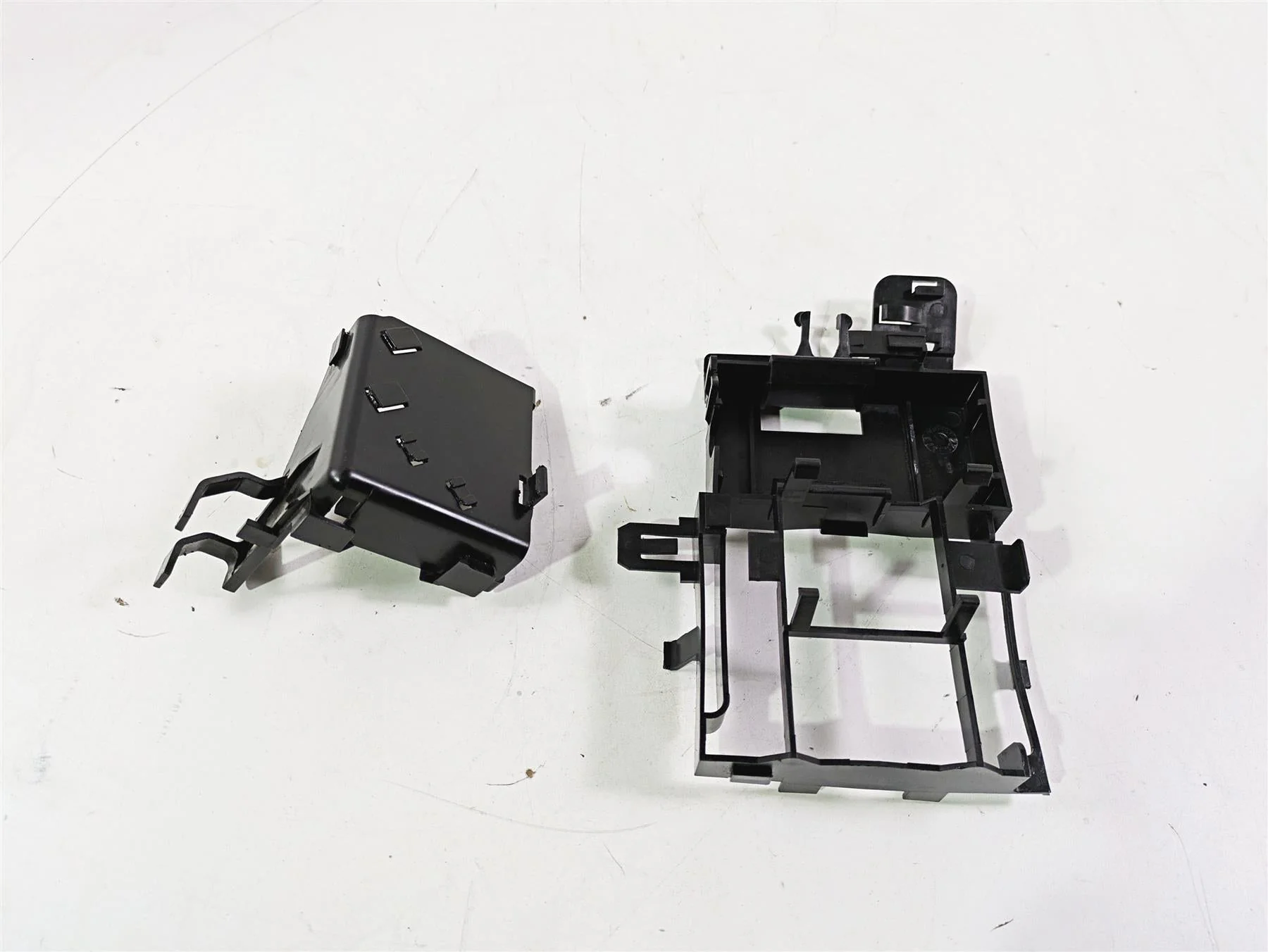 2010 Harley VRSCF Muscle Rod All Electric Plastic Holder In Set 70393-07