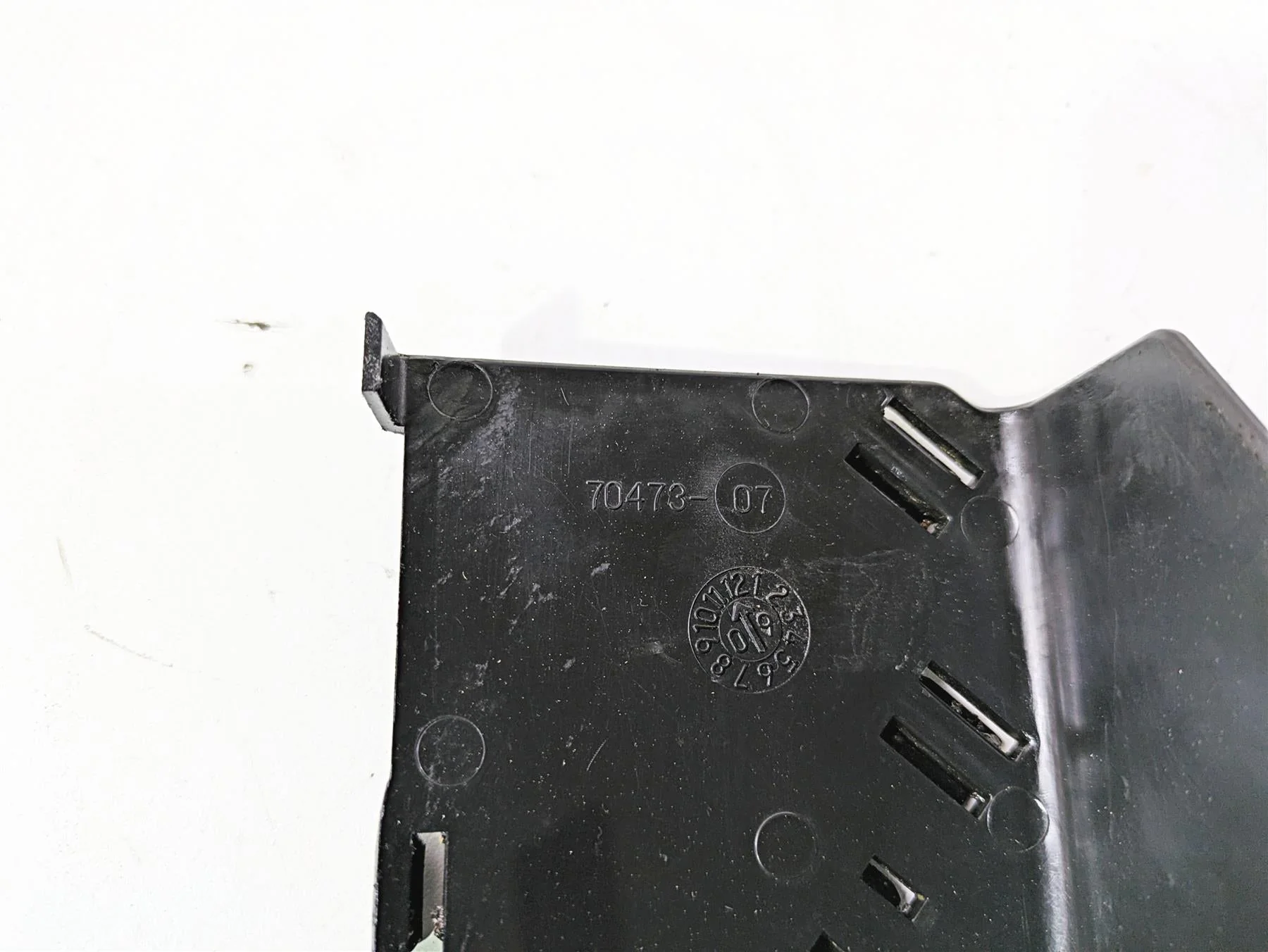 2010 Harley VRSCF Muscle Rod All Electric Plastic Holder In Set 70393-07 - Image 11
