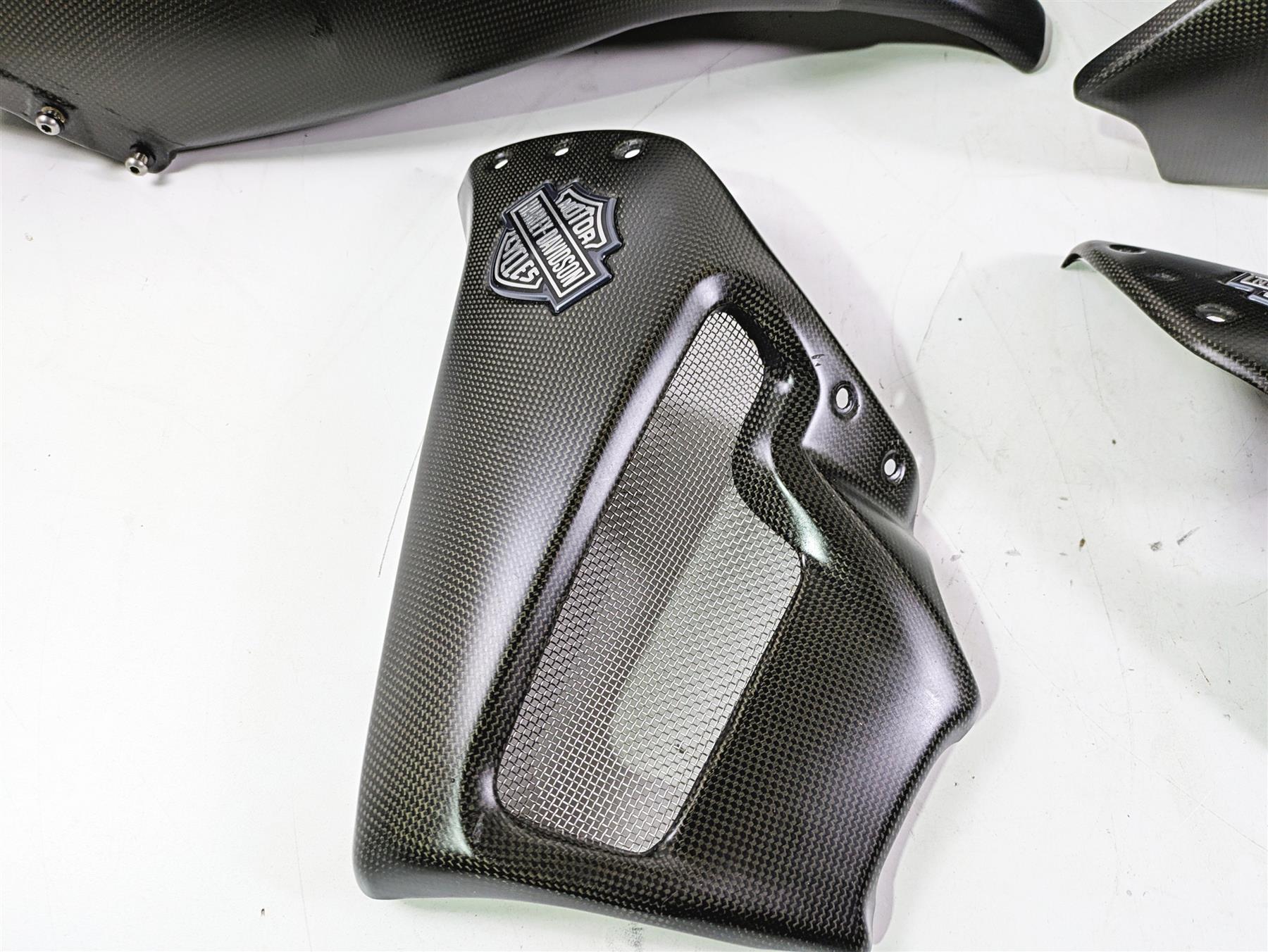 2010 Harley VRSCF Muscle Rod Bestem Carbon Fiber Tank Side Rear Fender Covers - Image 7