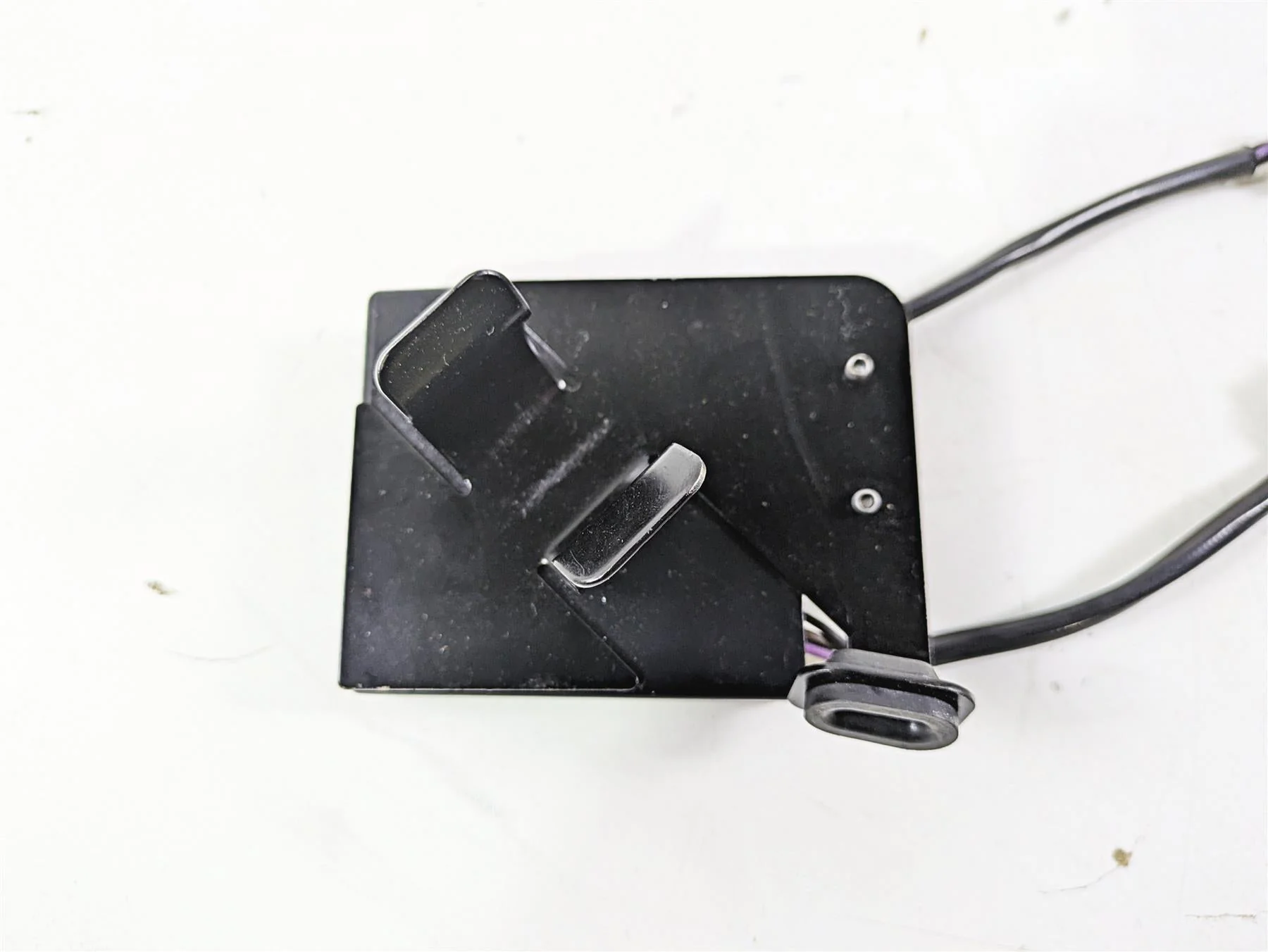 2010 Harley VRSCF Muscle Rod Blinker Turn Signal Module 69457-09 - Image 7