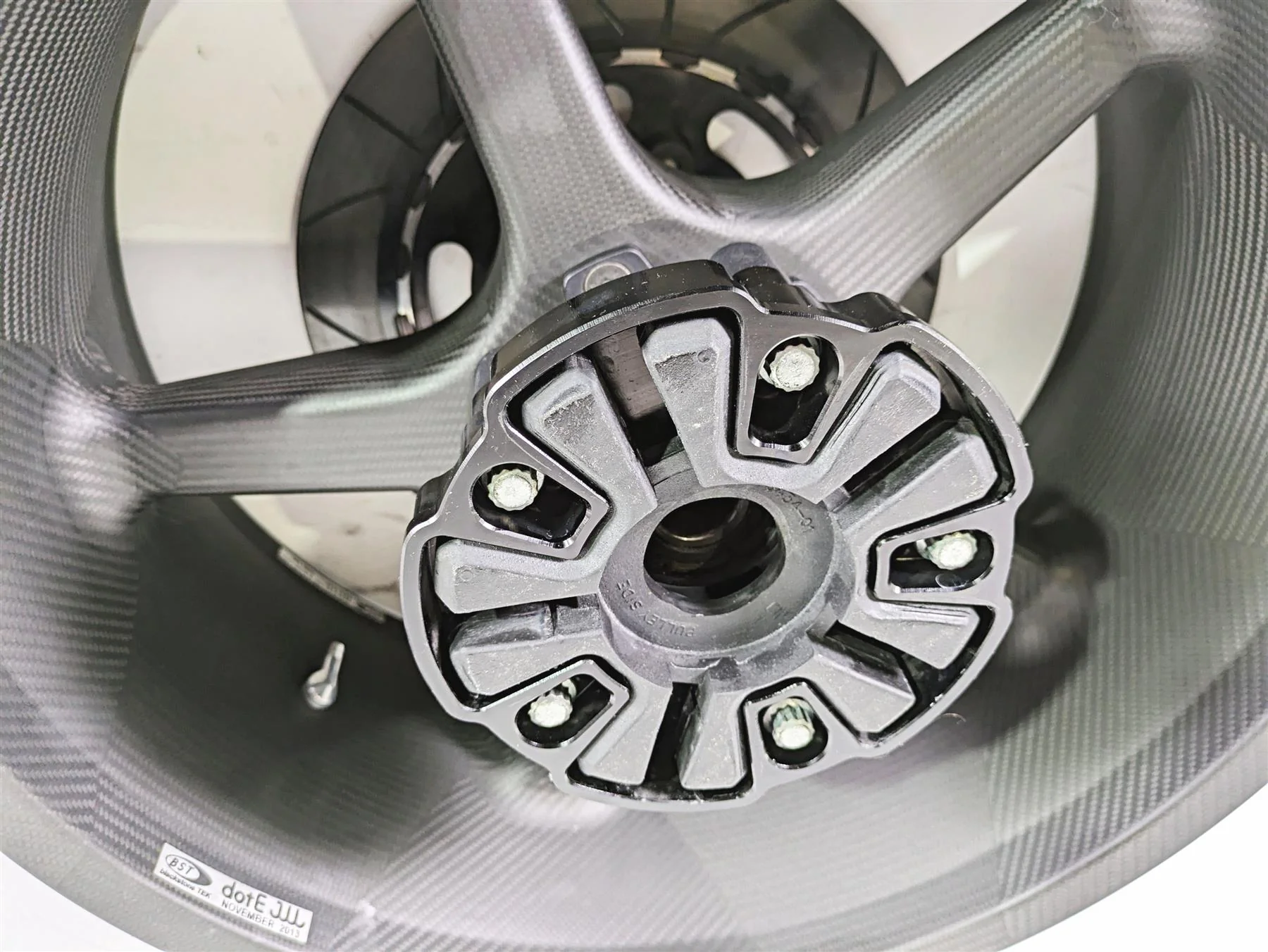 2010 Harley VRSCF Muscle Rod BST Blackstone Carbon Fiber Wheel Rim 19x3 18x8 - Image 10