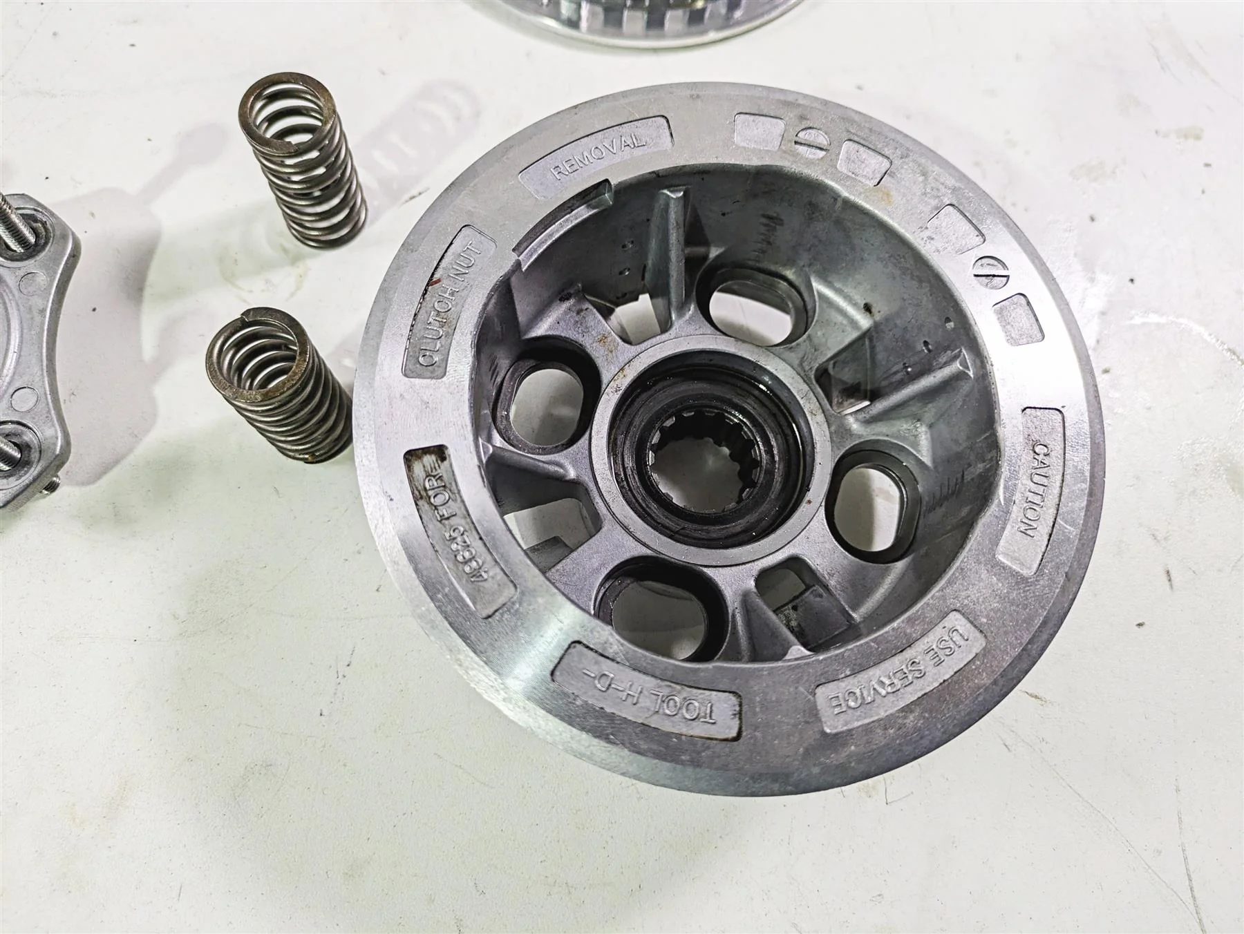 2010 Harley VRSCF Muscle Rod Clutch Basket Friction Disc Set 36699-01KB - Image 10