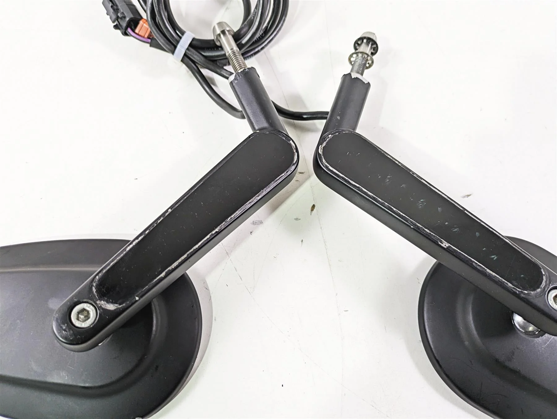 2010 Harley VRSCF Muscle Rod Front Blinker Mirror Set Tinted 69395-09A 69396-09A - Image 10