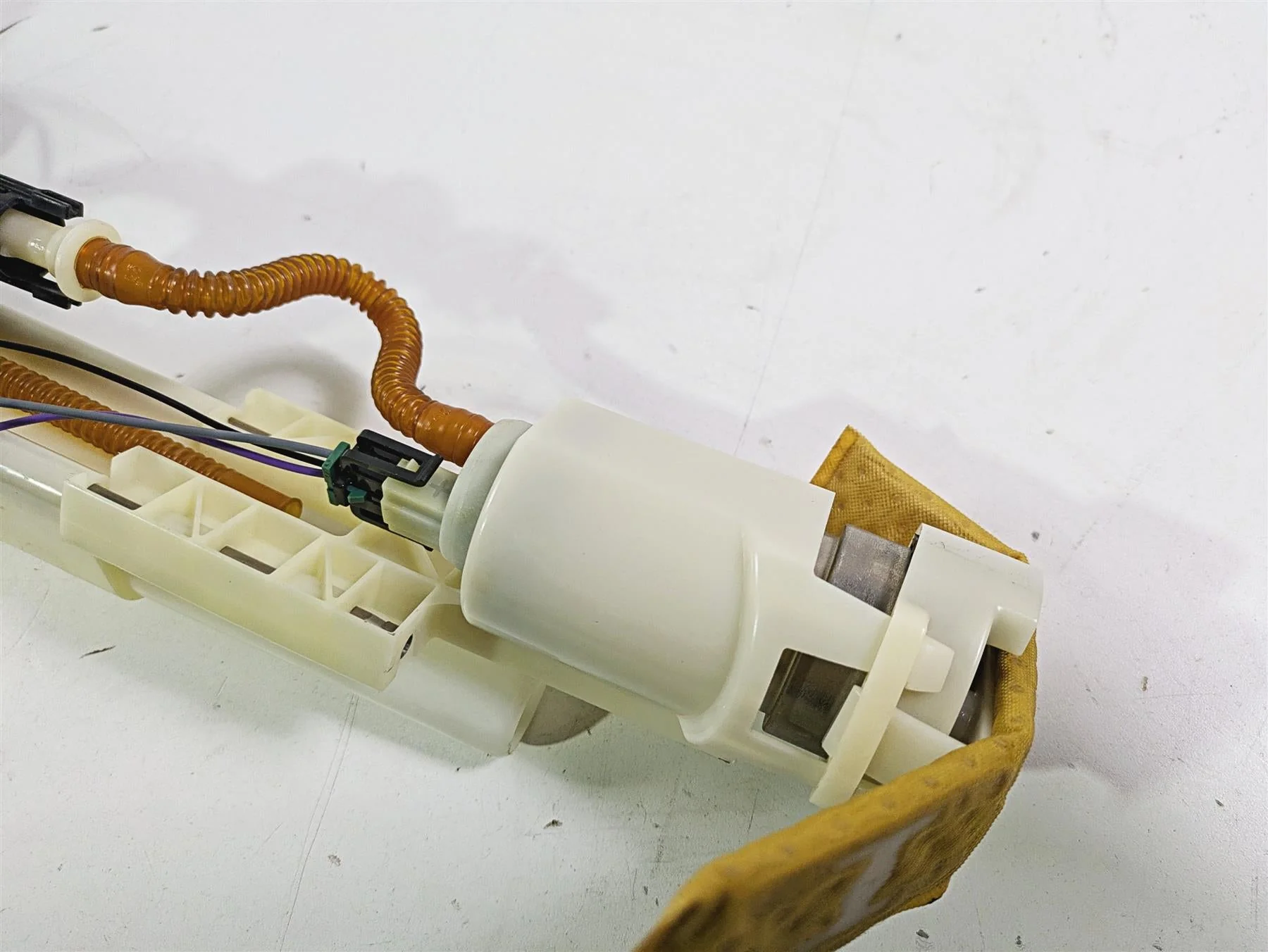 2010 Harley VRSCF Muscle Rod Fuel Gas Petrol Pump - Tested 75310-07 - Image 12