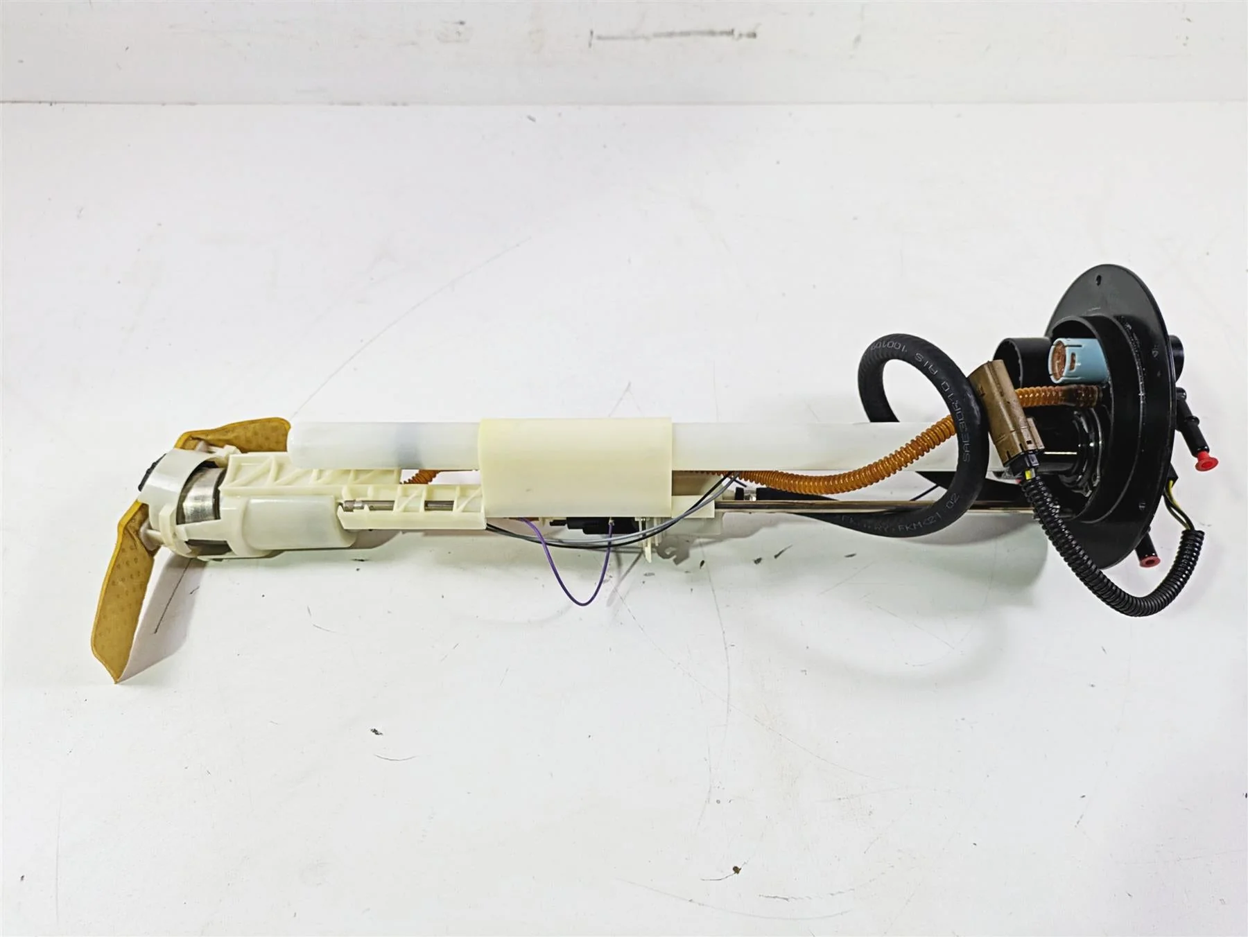 2010 Harley VRSCF Muscle Rod Fuel Gas Petrol Pump - Tested 75310-07 - Image 3