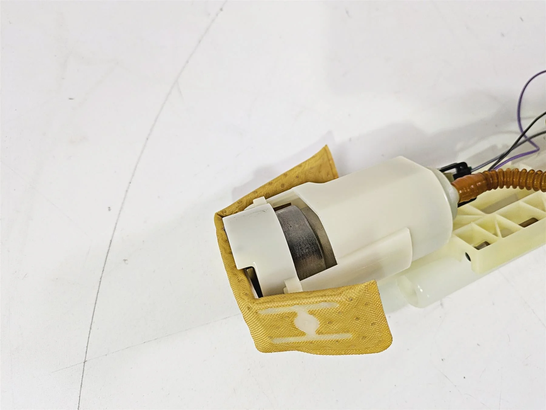 2010 Harley VRSCF Muscle Rod Fuel Gas Petrol Pump - Tested 75310-07 - Image 4
