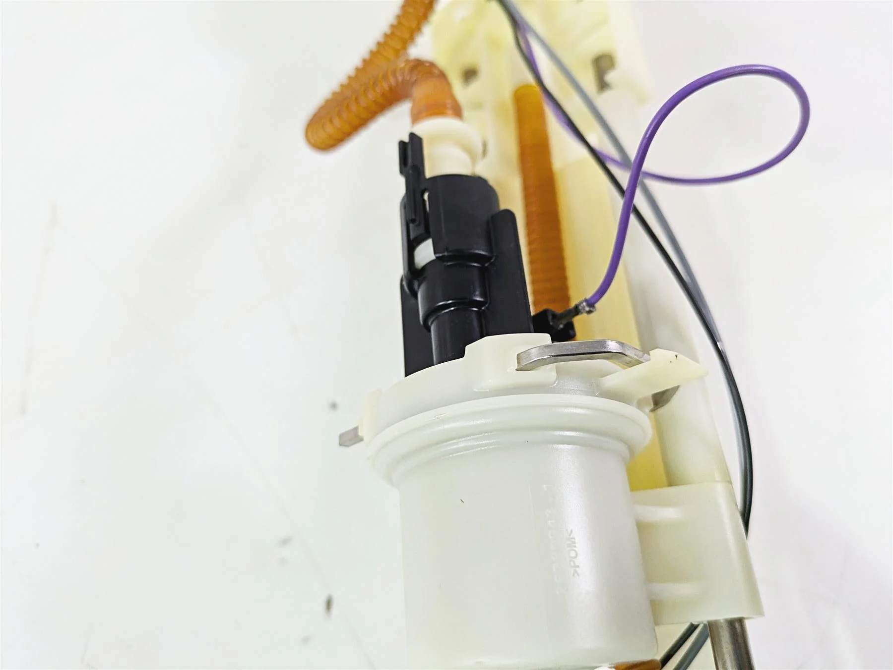 2010 Harley VRSCF Muscle Rod Fuel Gas Petrol Pump - Tested 75310-07 - Image 8