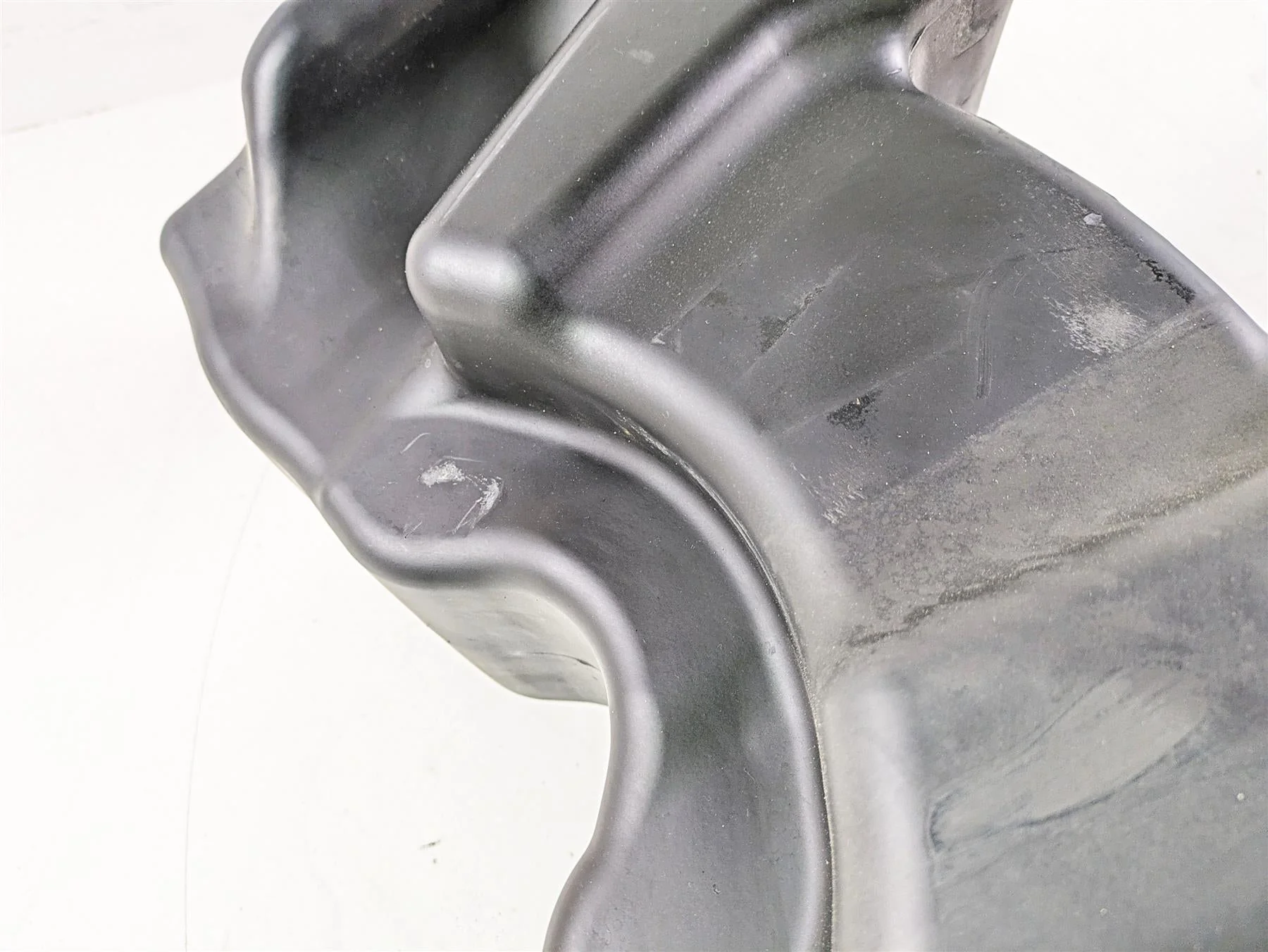 2010 Harley VRSCF Muscle Rod Fuel Gas Petrol Tank 62921-07 - Image 11