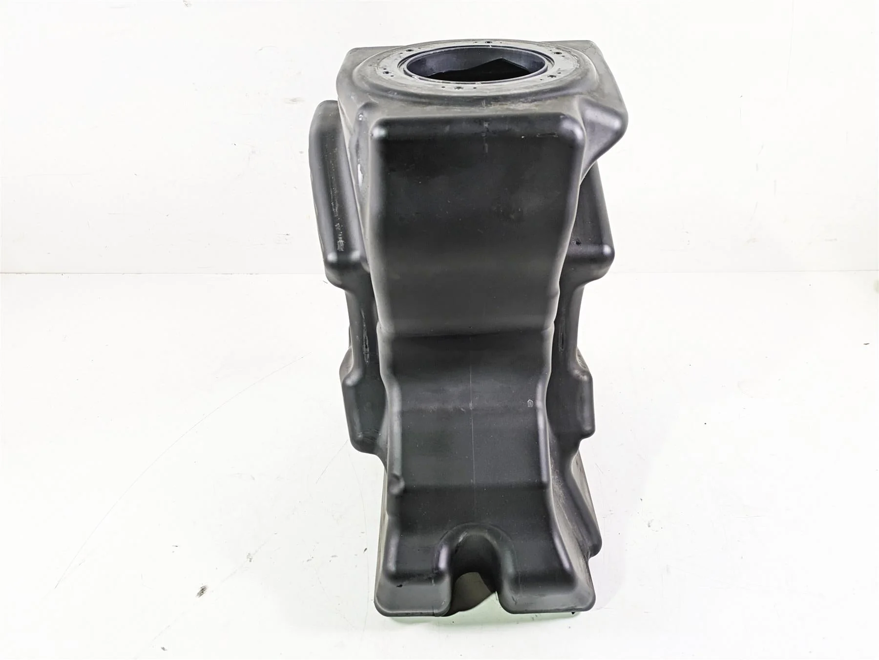 2010 Harley VRSCF Muscle Rod Fuel Gas Petrol Tank 62921-07 - Image 12