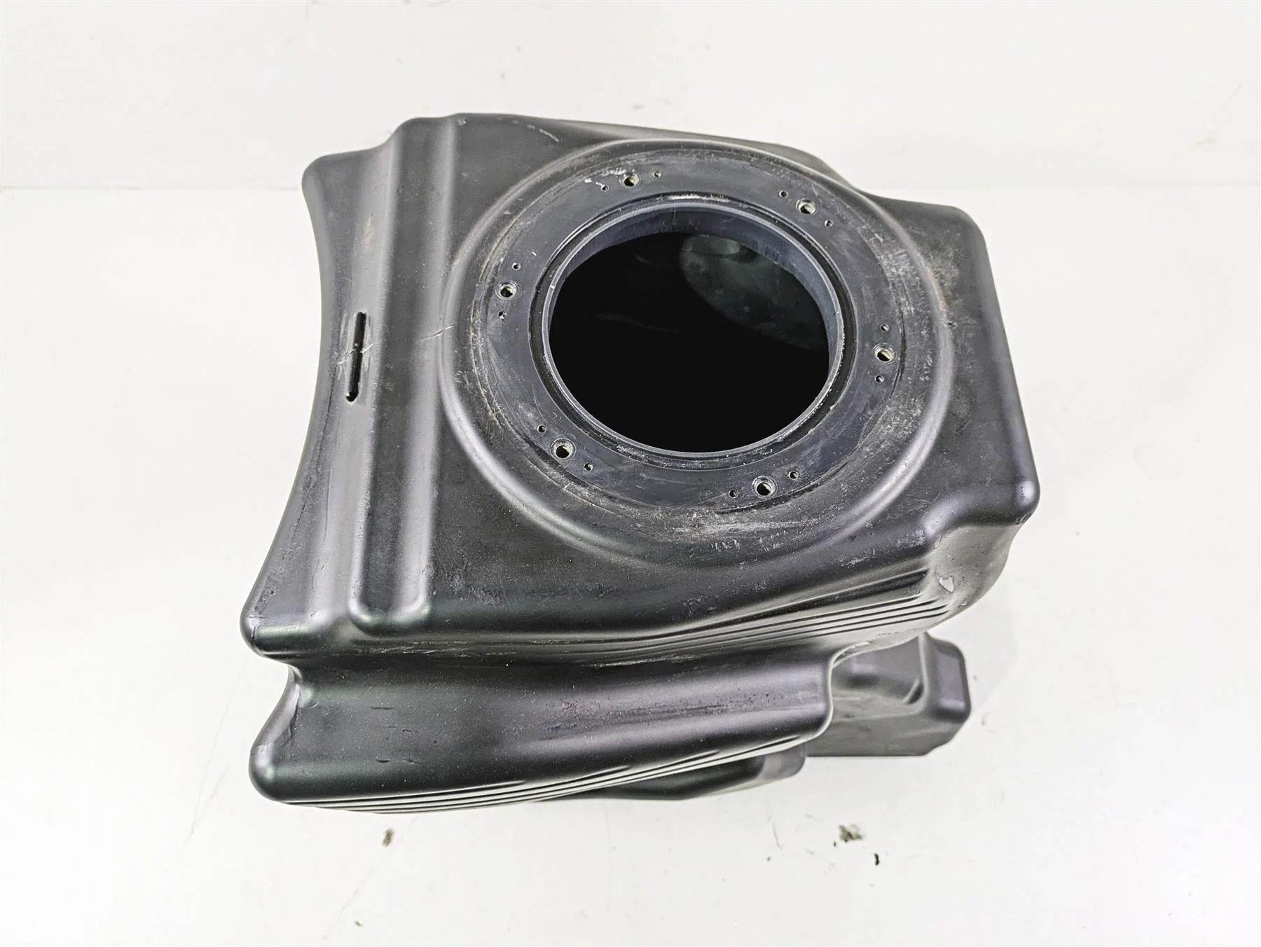 2010 Harley VRSCF Muscle Rod Fuel Gas Petrol Tank 62921-07 - Image 6