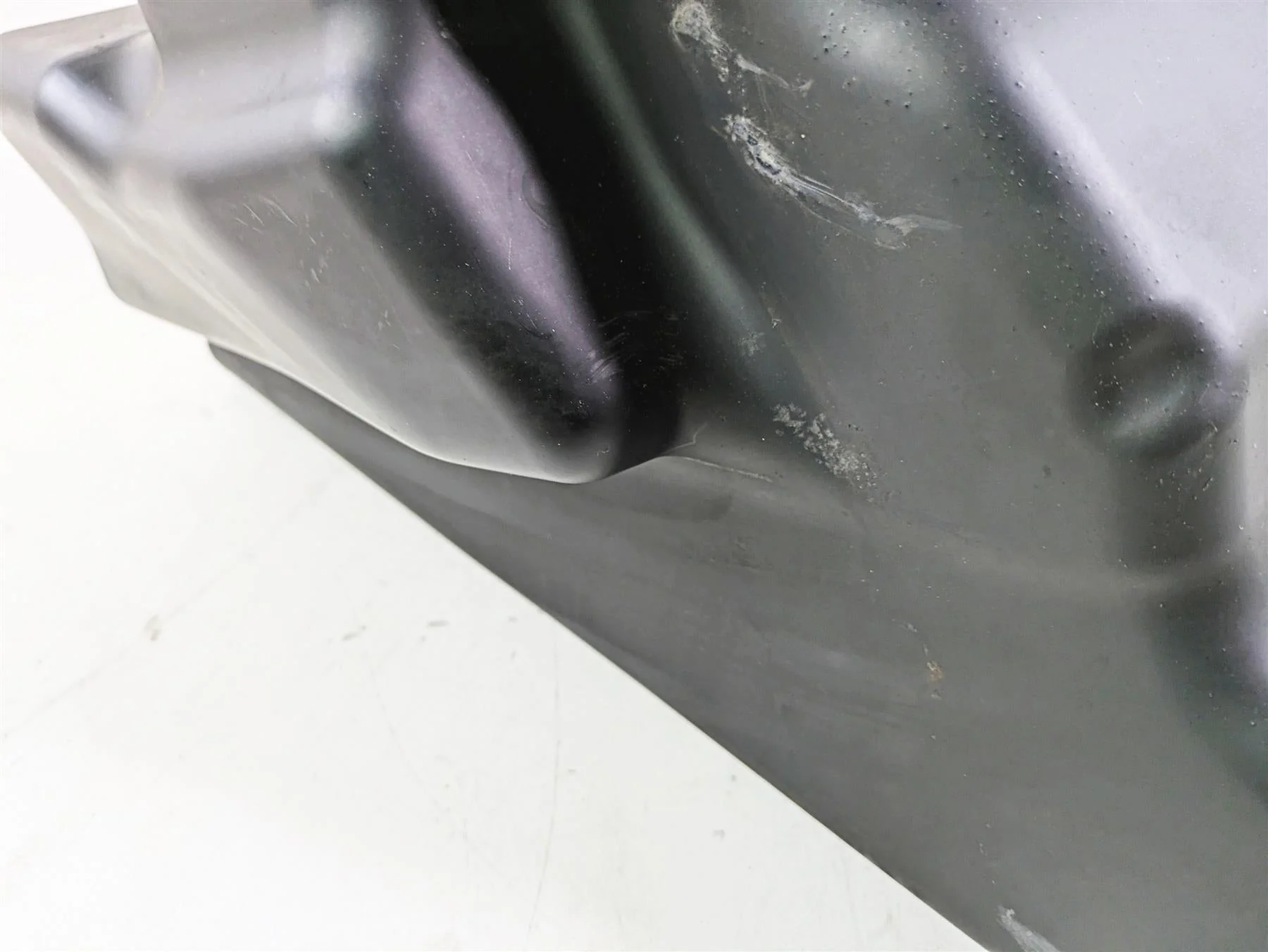 2010 Harley VRSCF Muscle Rod Fuel Gas Petrol Tank 62921-07 - Image 9