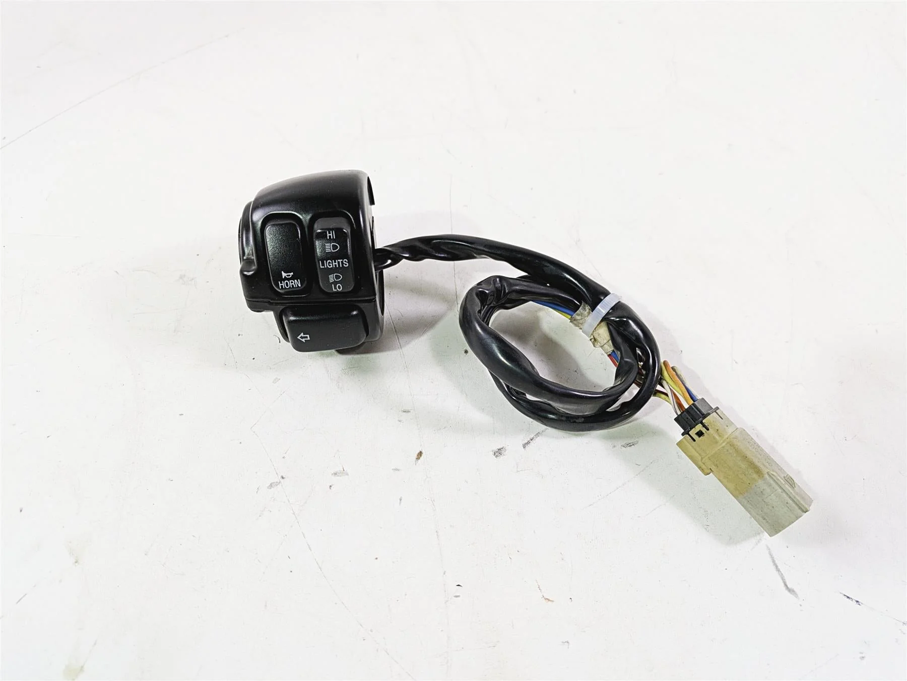 2010 Harley VRSCF Muscle Rod Left Hand Control Switch READ 71682-06A 71685-06A