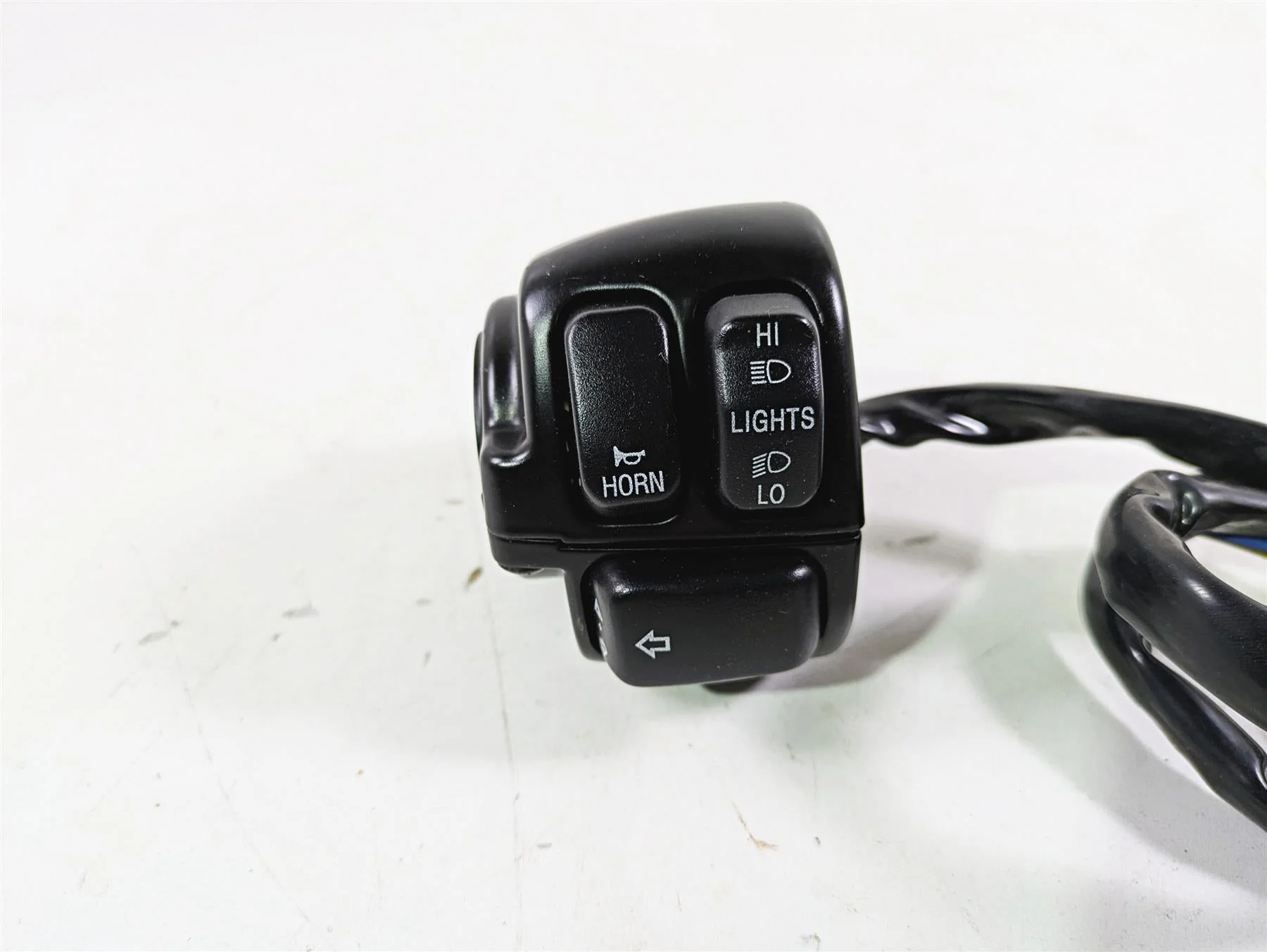 2010 Harley VRSCF Muscle Rod Left Hand Control Switch READ 71682-06A 71685-06A - Image 5
