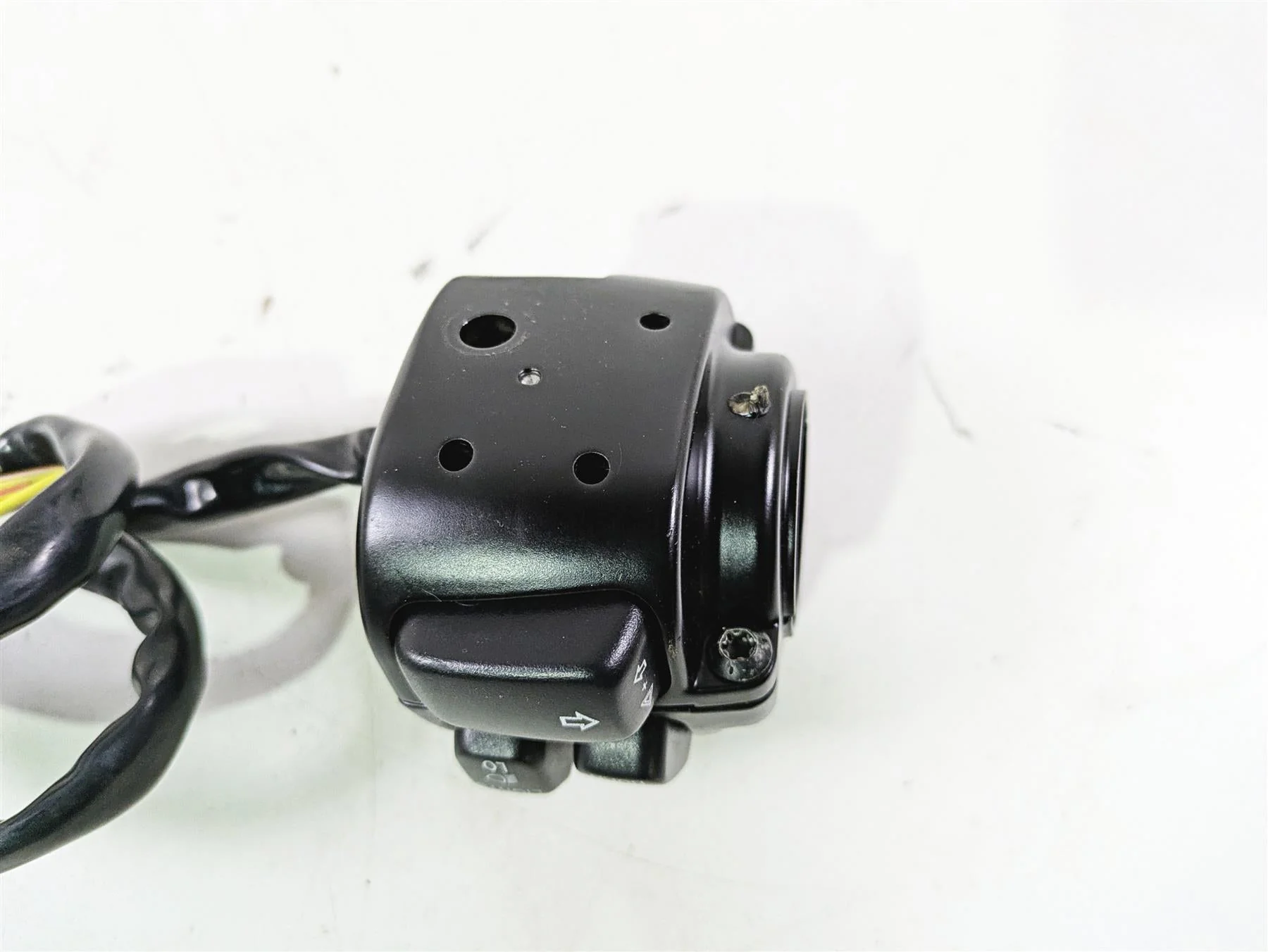 2010 Harley VRSCF Muscle Rod Left Hand Control Switch READ 71682-06A 71685-06A - Image 6