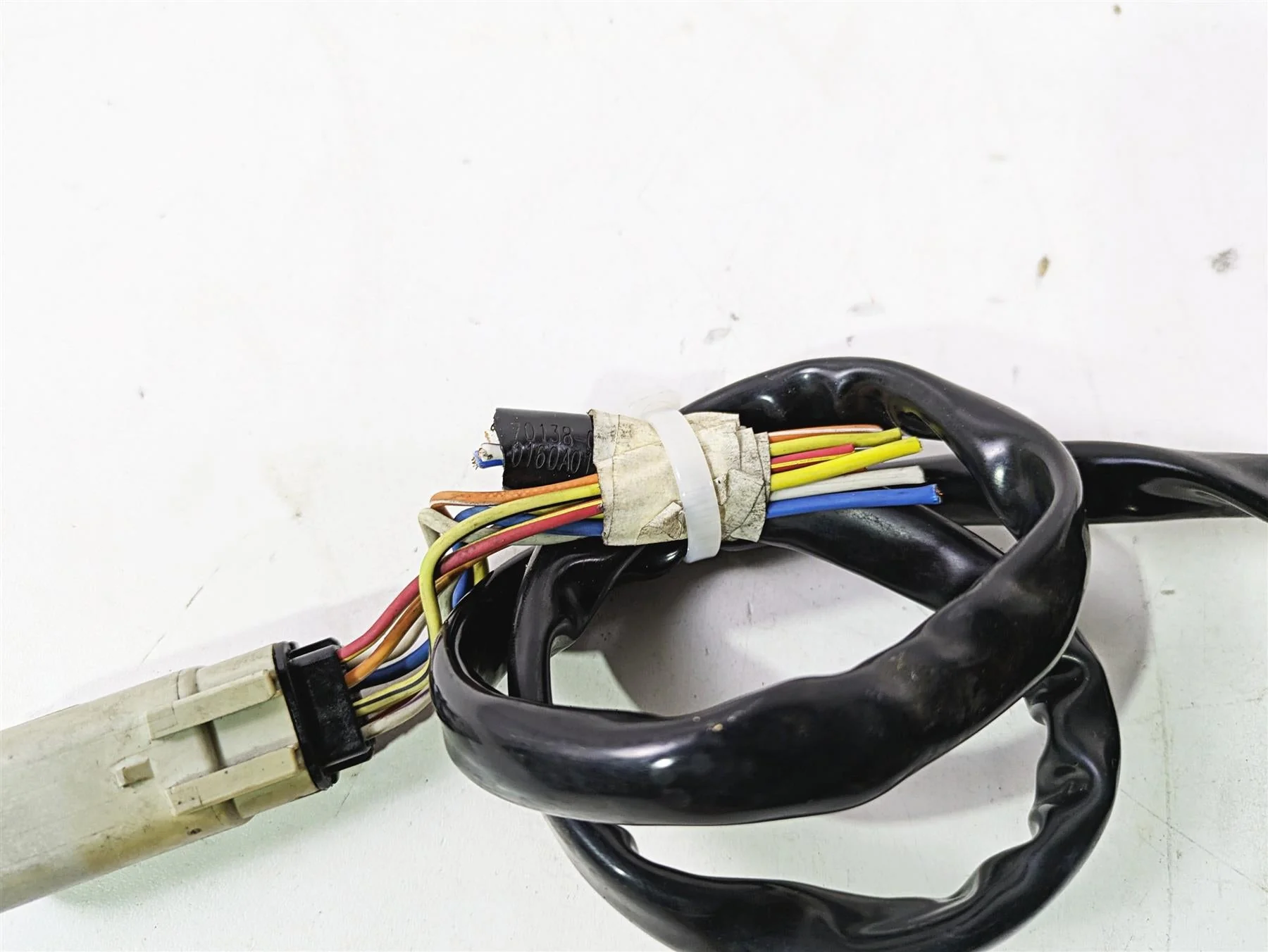 2010 Harley VRSCF Muscle Rod Left Hand Control Switch READ 71682-06A 71685-06A - Image 7