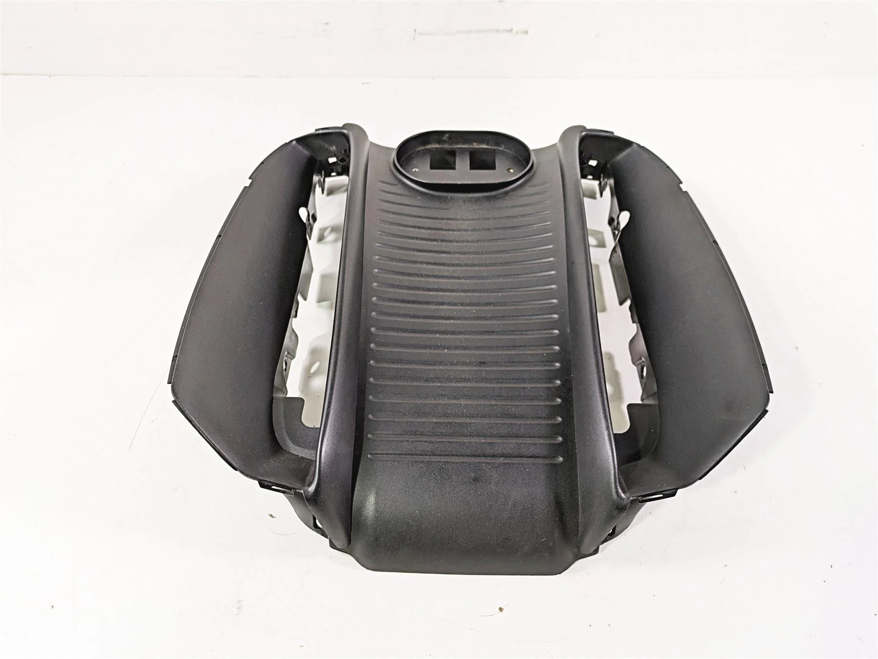 2010 Harley VRSCF Muscle Rod Radiator Front Center Cover Fairing 26826-09 - Image 12