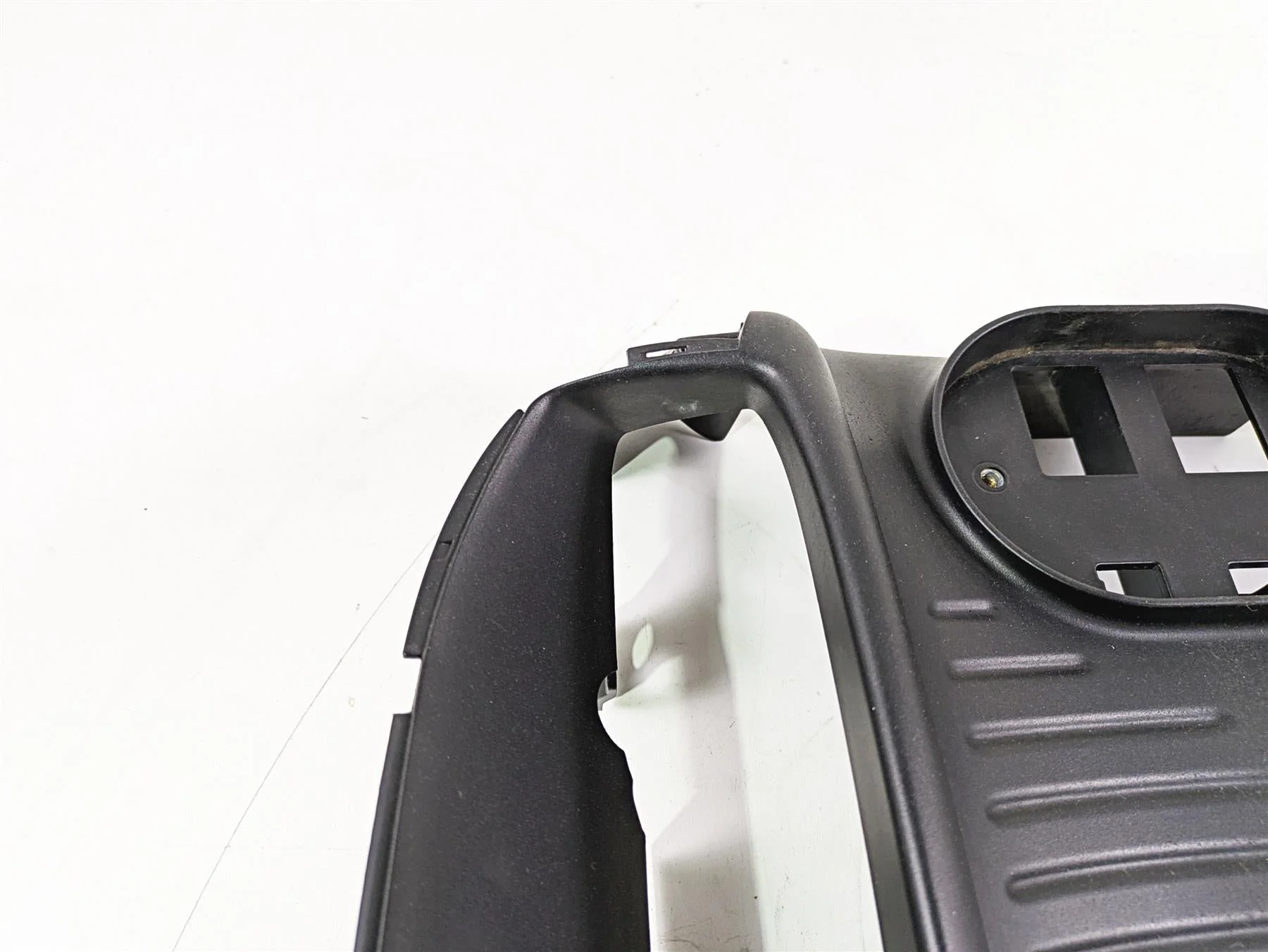 2010 Harley VRSCF Muscle Rod Radiator Front Center Cover Fairing 26826-09 - Image 7