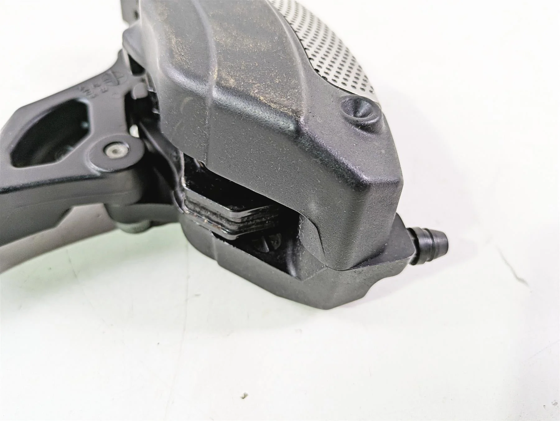 2010 Harley VRSCF Muscle Rod Rear Brake Caliper 43050-08 - Image 10