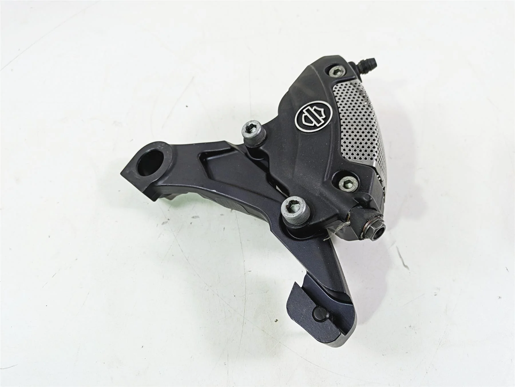 2010 Harley VRSCF Muscle Rod Rear Brake Caliper 43050-08 - Image 2