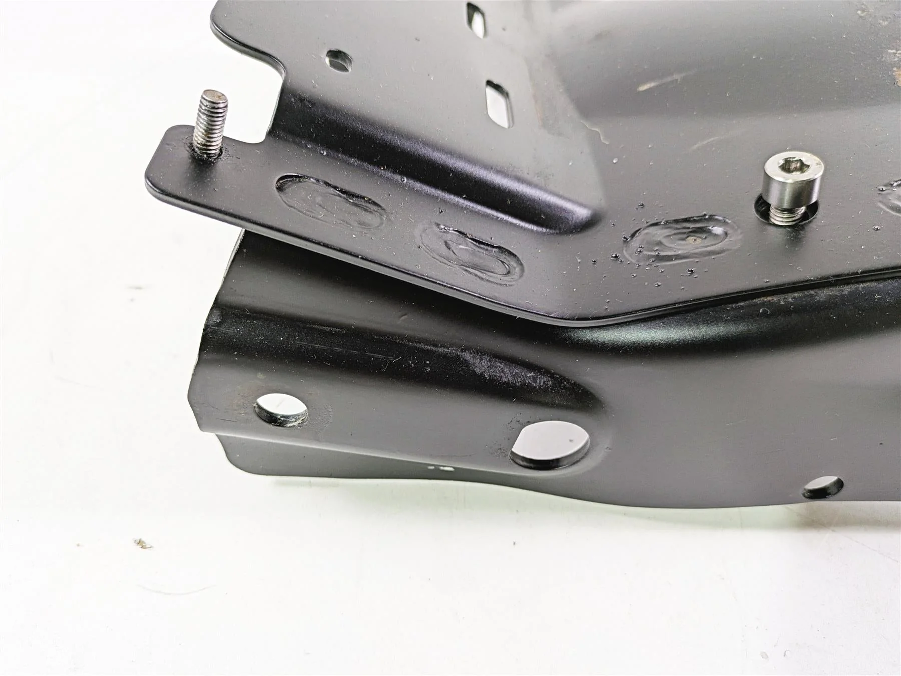 2010 Harley VRSCF Muscle Rod Rear Inner Fender & Mounts 48527-09 - Image 7