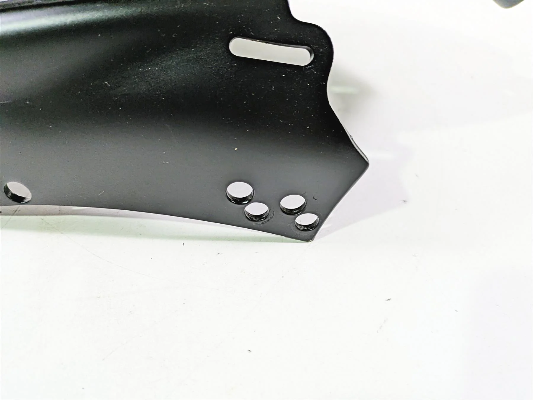 2010 Harley VRSCF Muscle Rod Rear Inner Fender & Mounts 48527-09 - Image 8
