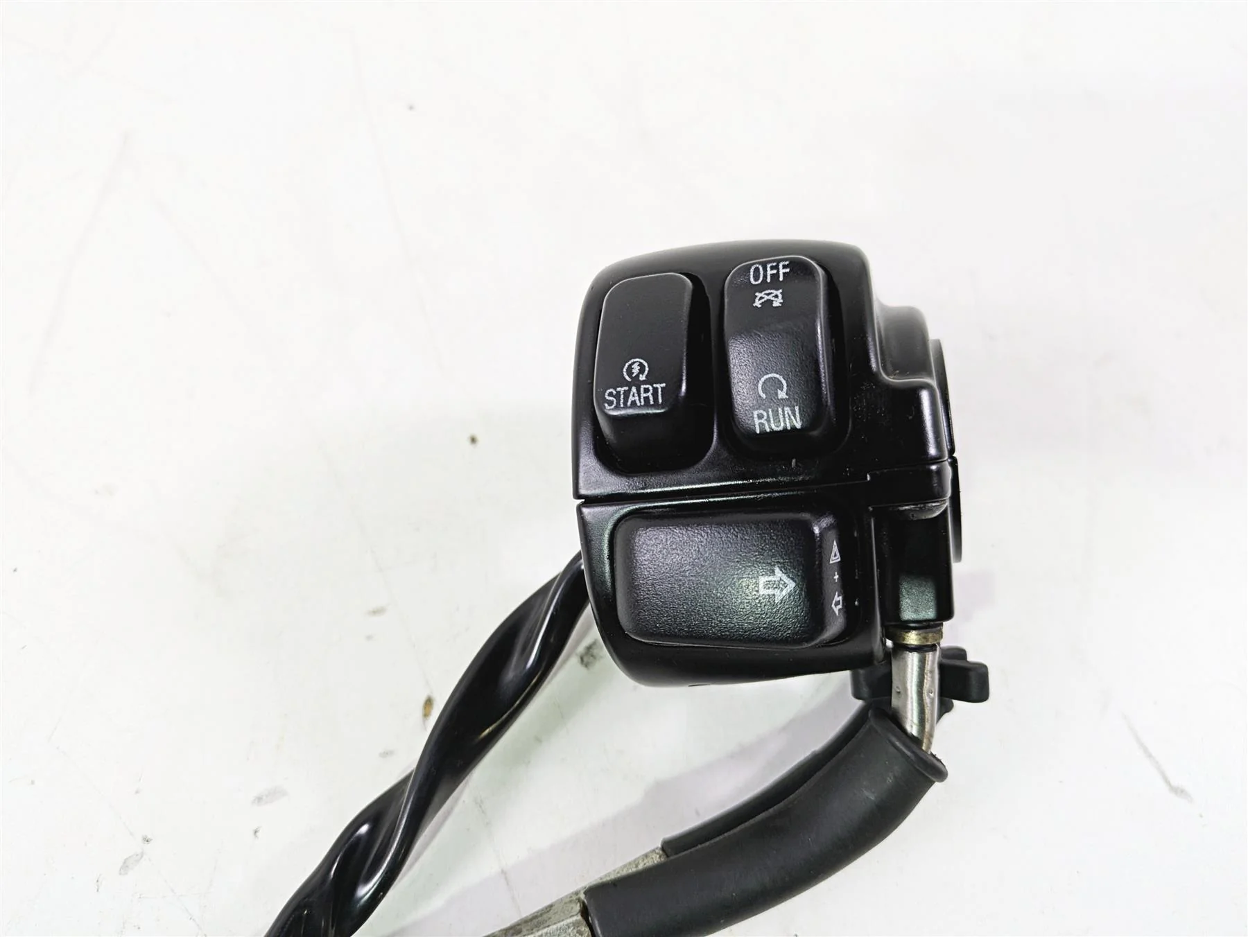 2010 Harley VRSCF Muscle Rod Right Hand Control Switch READ 71684-06A 71683-06A - Image 10